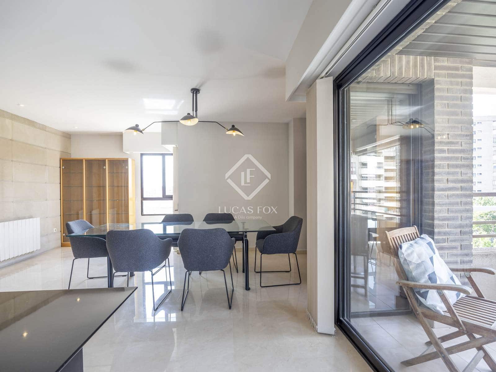 4 bedroom Apartment for rent in Valencia city with pool garage - € 3,500 (Ref: 9088434)