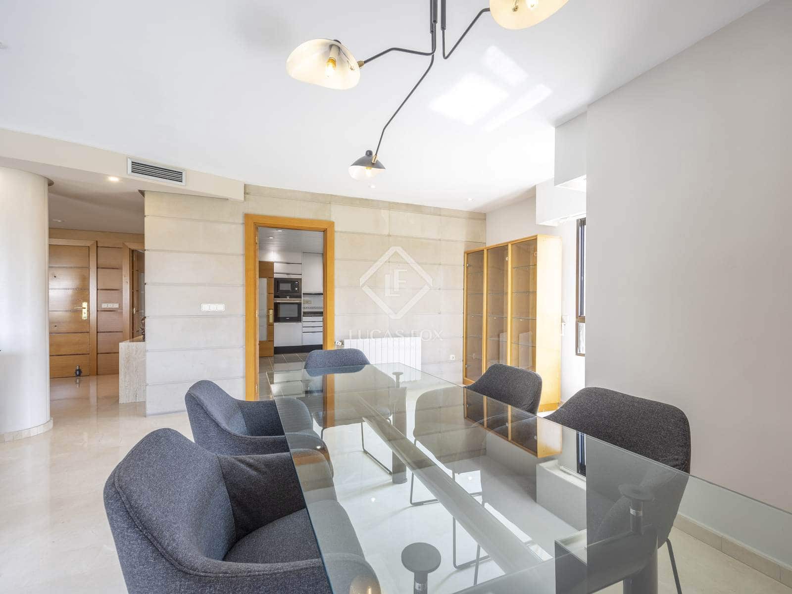 4 bedroom Apartment for rent in Valencia city with pool garage - € 3,500 (Ref: 9088434)