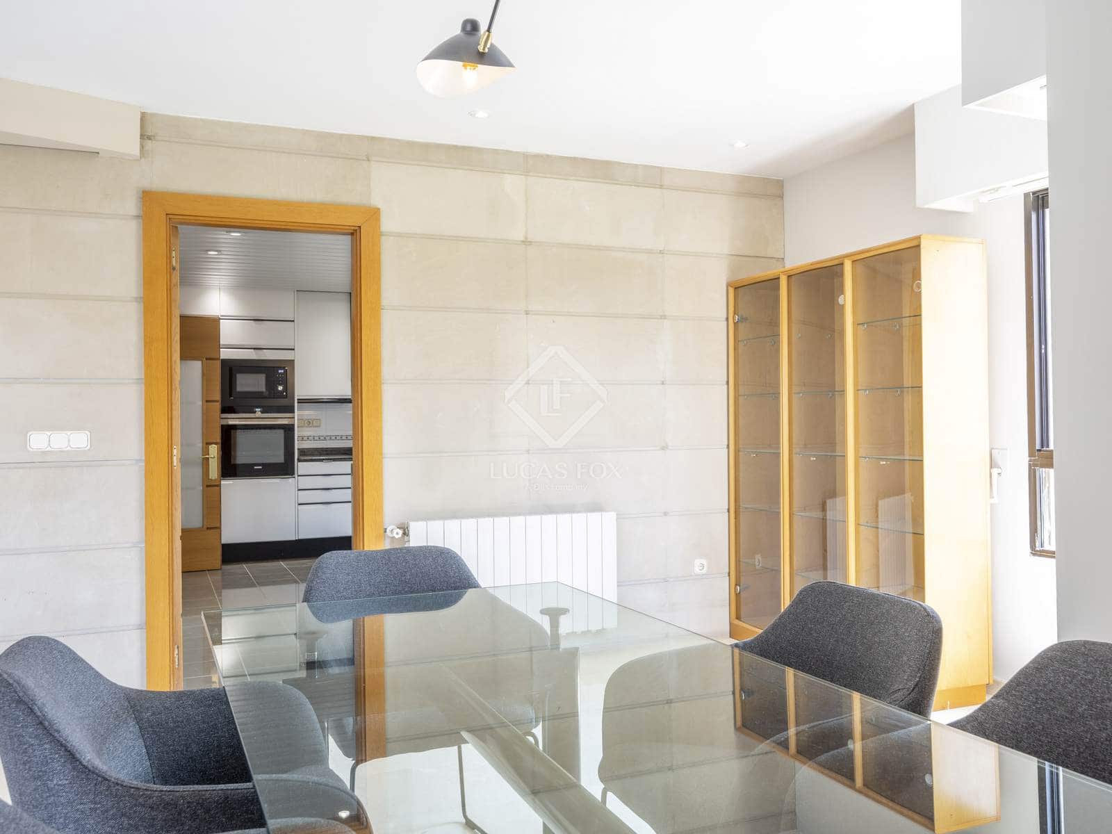 4 bedroom Apartment for rent in Valencia city with pool garage - € 3,500 (Ref: 9088434)