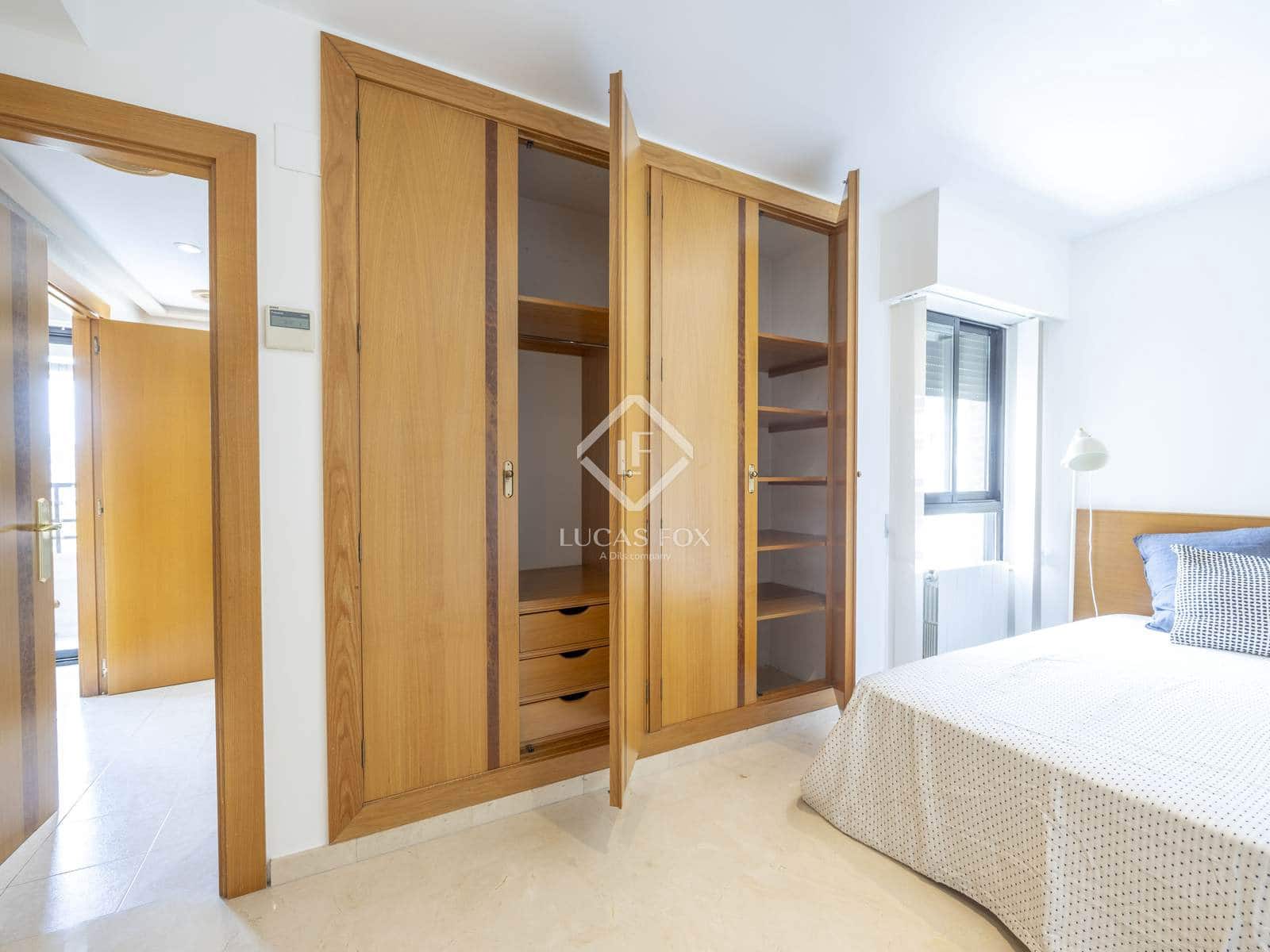 4 bedroom Apartment for rent in Valencia city with pool garage - € 3,500 (Ref: 9088434)