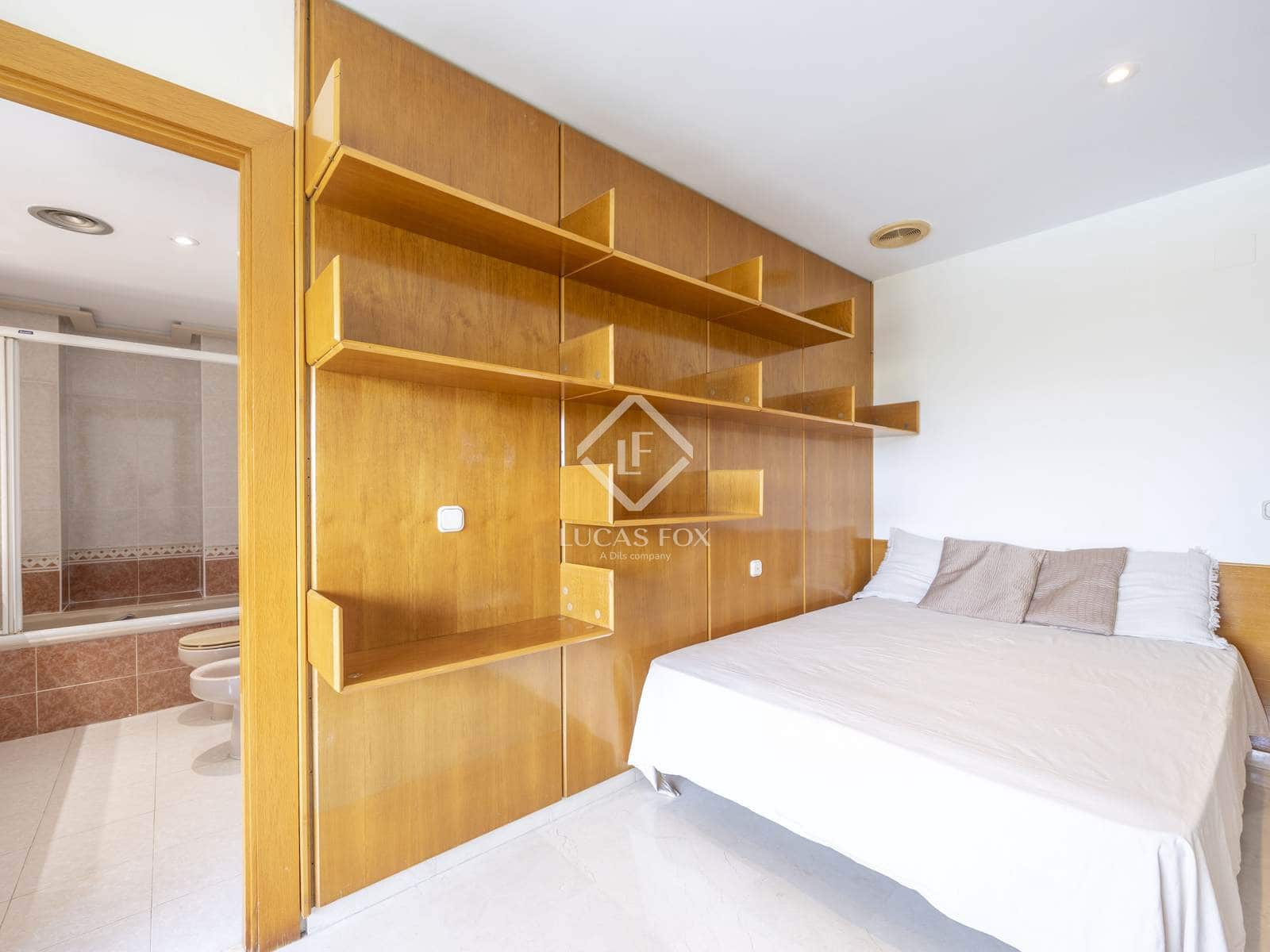 4 bedroom Apartment for rent in Valencia city with pool garage - € 3,500 (Ref: 9088434)
