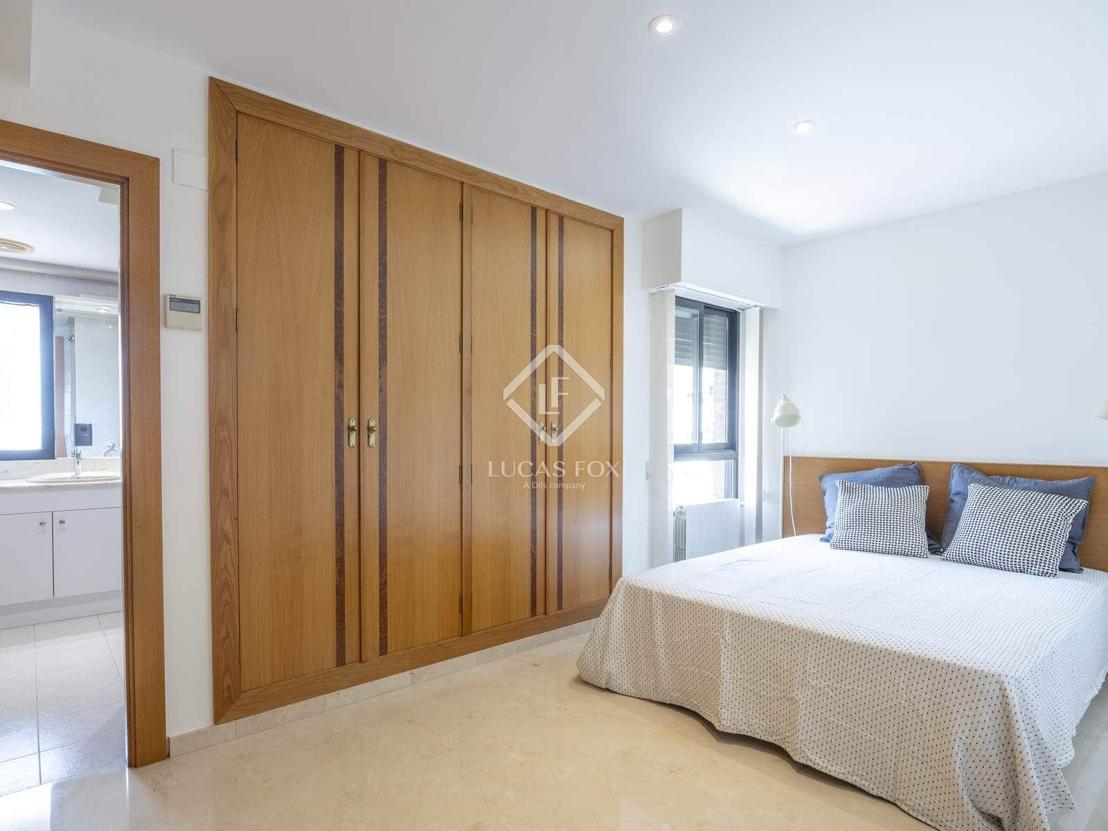4 bedroom Apartment for rent in Valencia city with pool garage - € 3,500 (Ref: 9088434)