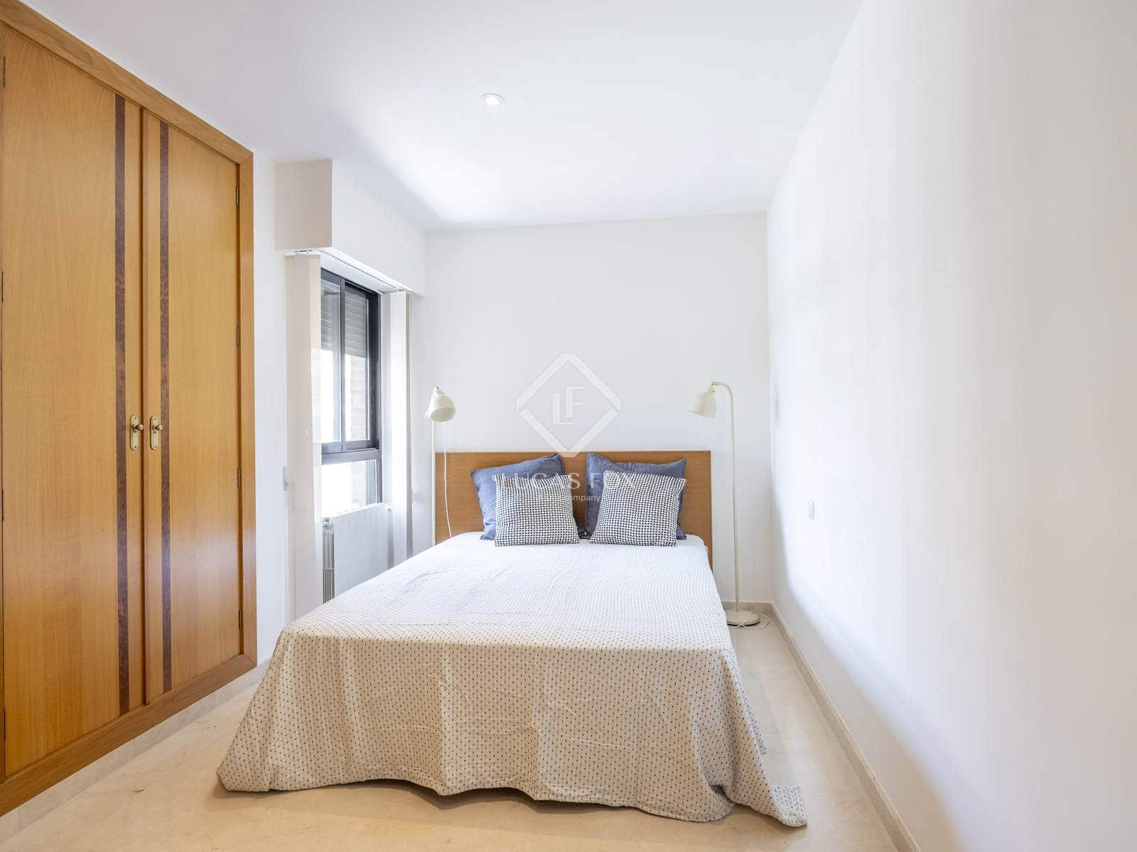 4 bedroom Apartment for rent in Valencia city with pool garage - € 3,500 (Ref: 9088434)
