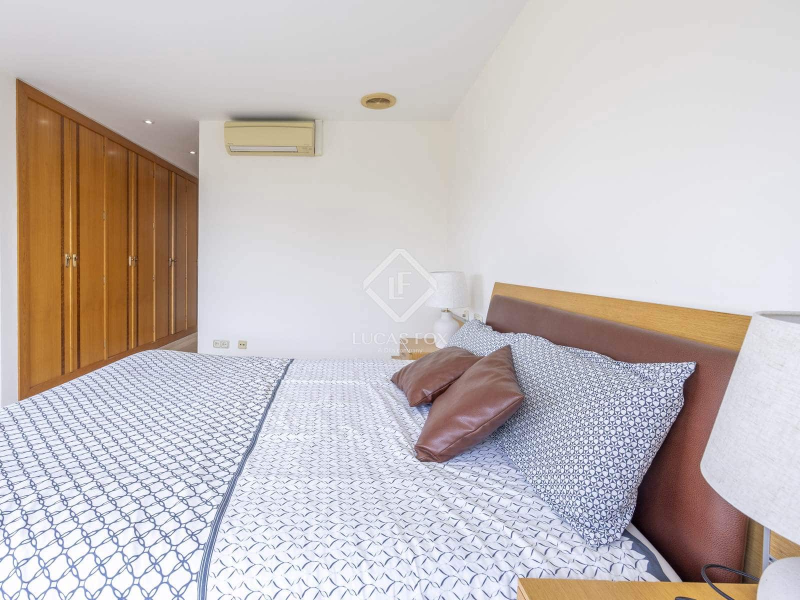 4 bedroom Apartment for rent in Valencia city with pool garage - € 3,500 (Ref: 9088434)