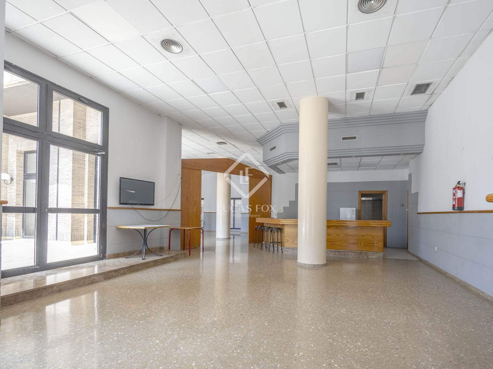 4 bedroom Apartment for rent in Valencia city with pool garage - € 3,500 (Ref: 9088434)