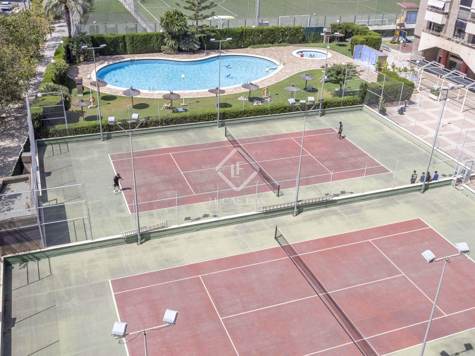 4 bedroom Apartment for rent in Valencia city with pool garage - € 3,500 (Ref: 9088434)