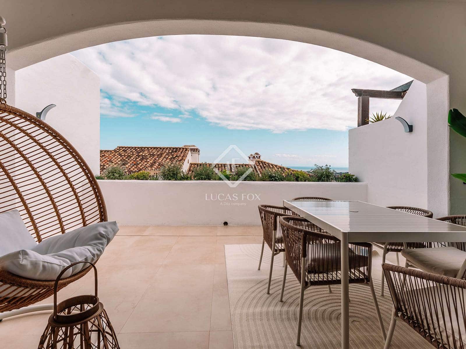 3 bedroom Villa for sale in Benahavis with pool garage - € 649,000 (Ref: 9097055)