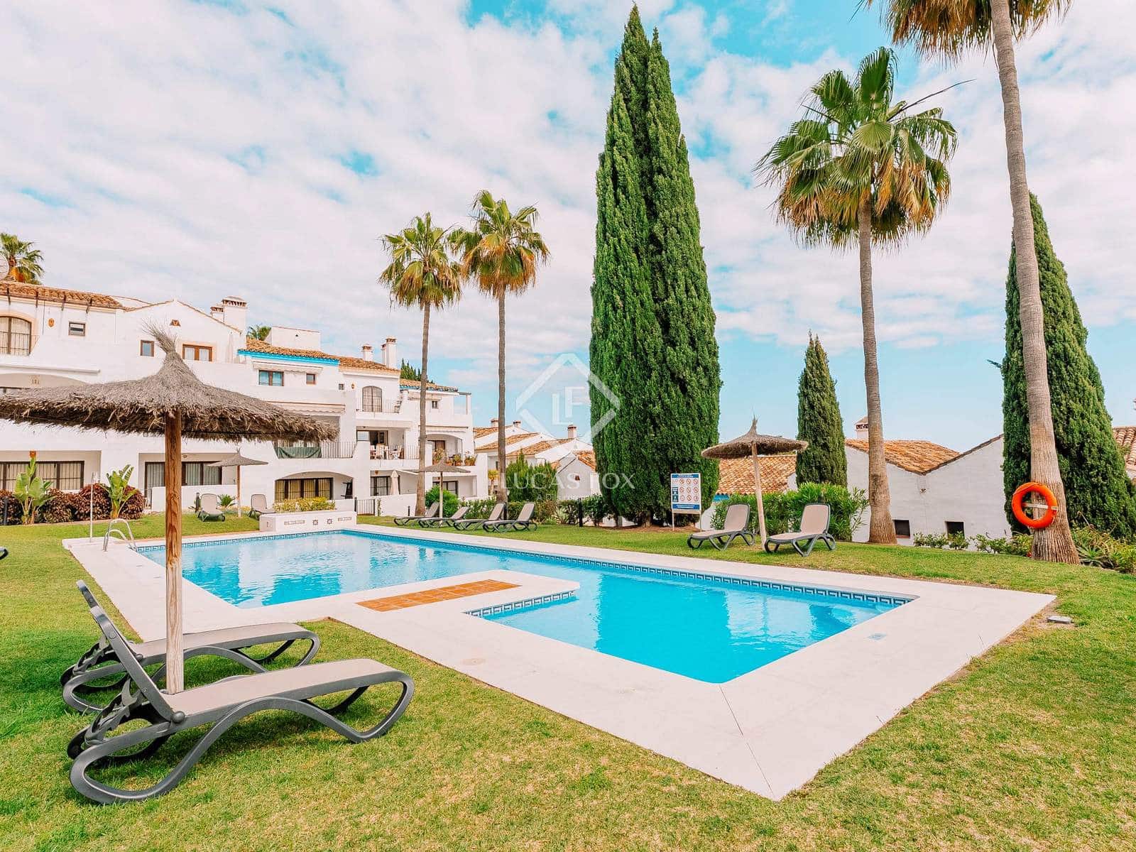 3 bedroom Villa for sale in Benahavis with pool garage - € 649,000 (Ref: 9097055)