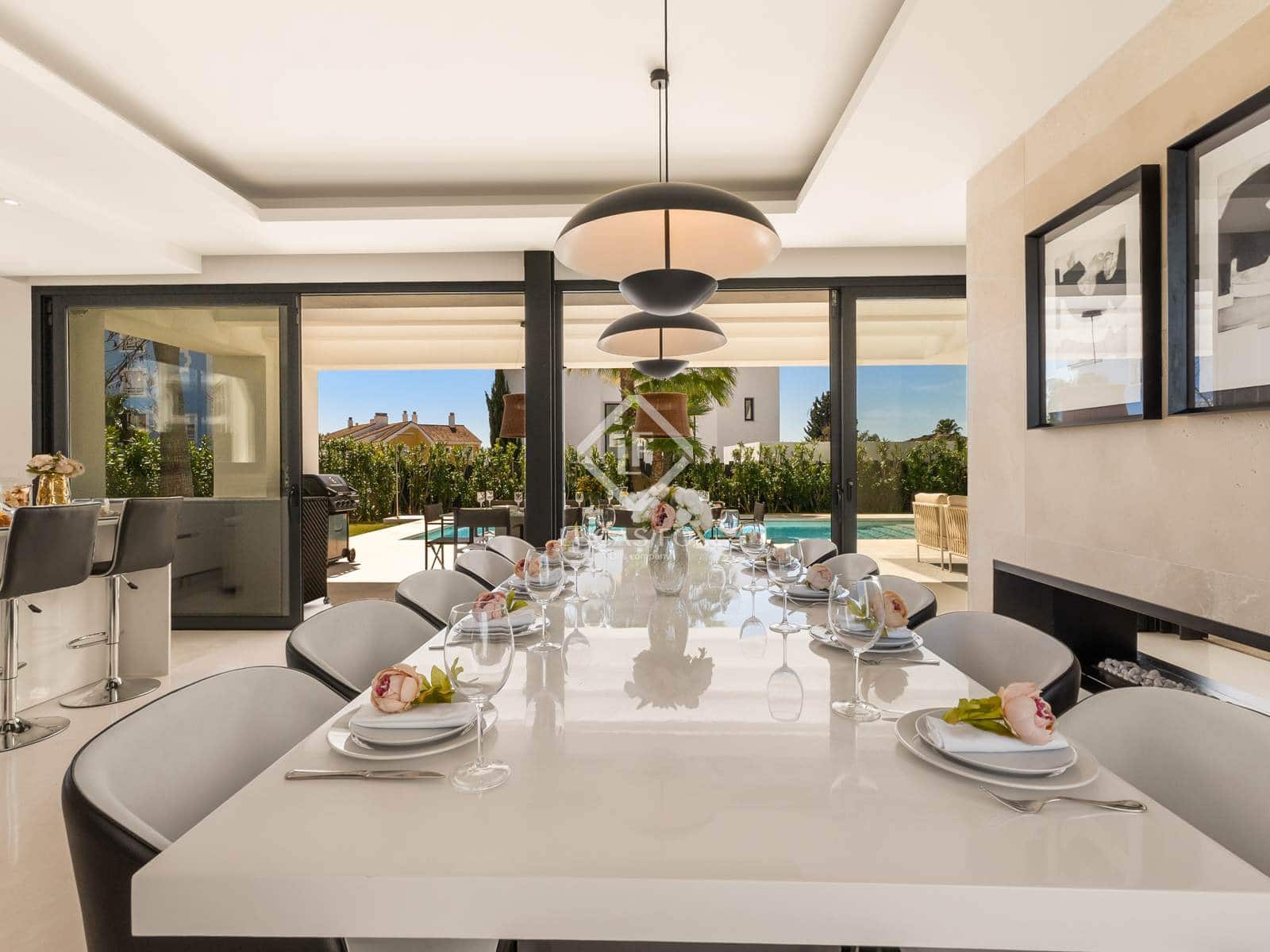 4 bedroom Villa for sale in Estepona with pool garage - € 3,395,000 (Ref: 9097056)
