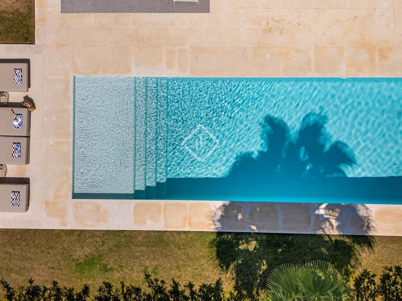 4 bedroom Villa for sale in Estepona with pool garage - € 3,395,000 (Ref: 9097056)