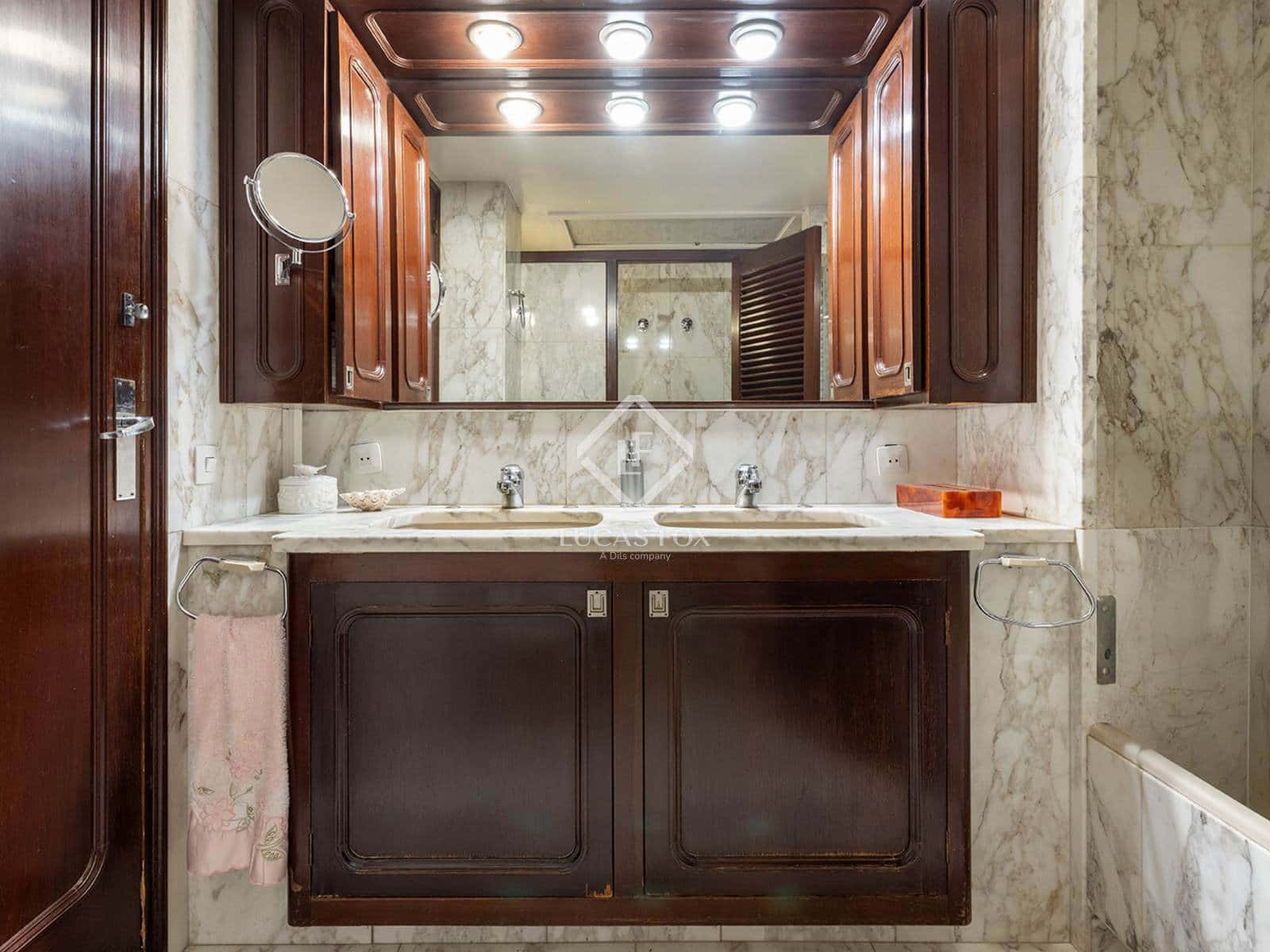 5 slaapkamer Appartement te koop in Barcelona stad met garage - € 2.075.000 (Ref: 9097356)