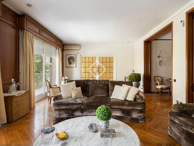 5 slaapkamer Appartement te koop in Barcelona stad met garage - € 2.075.000 (Ref: 9097356)