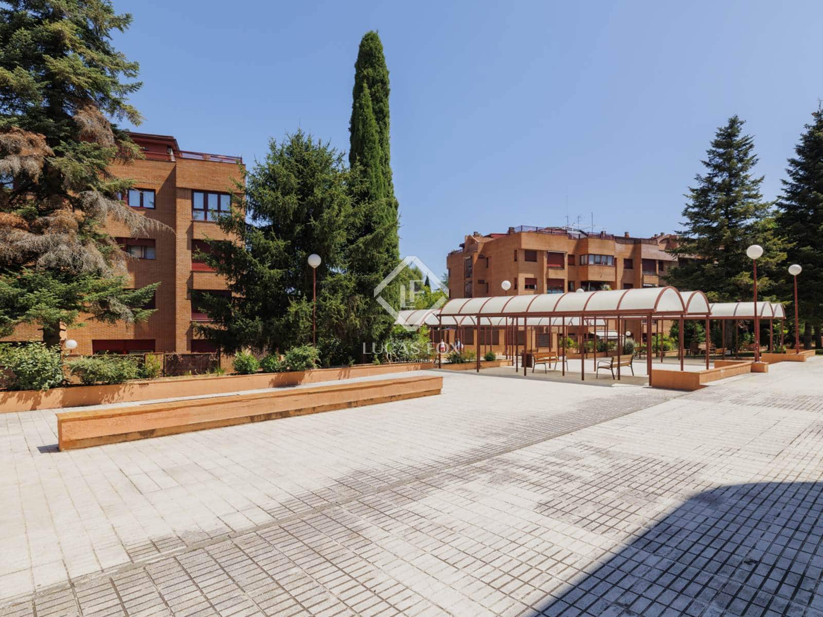 4 soveværelse Penthouse til salg i Pozuelo de Alarcon med swimmingpool garage - € 1.290.000 (Ref: 9097372)