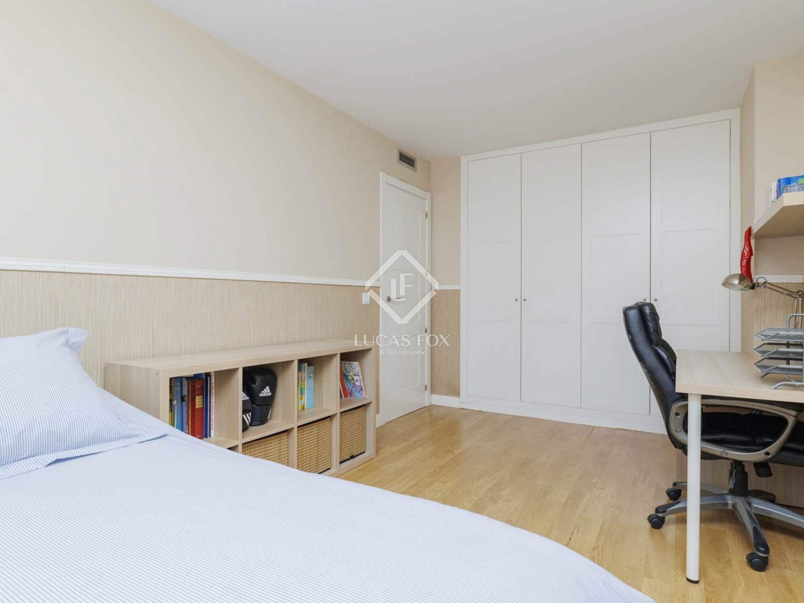 4 soveværelse Penthouse til salg i Pozuelo de Alarcon med swimmingpool garage - € 1.290.000 (Ref: 9097372)