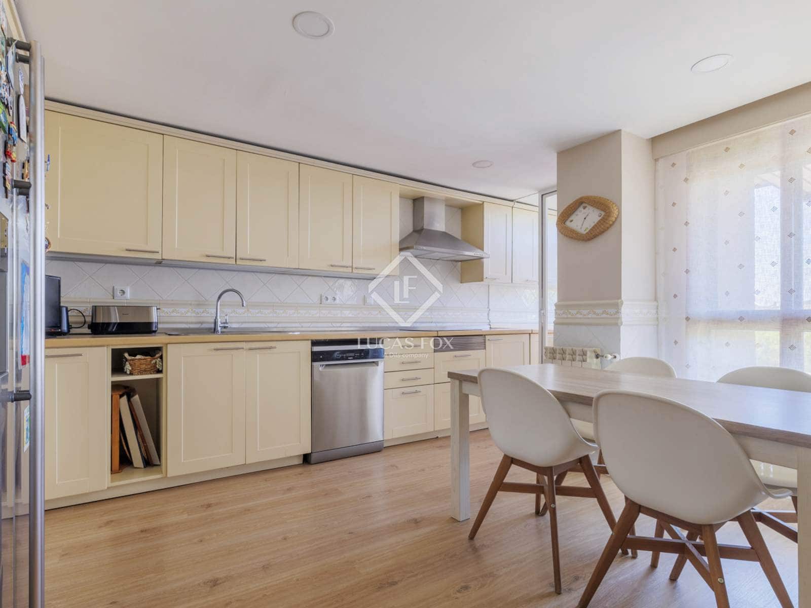 4 soveværelse Penthouse til salg i Pozuelo de Alarcon med swimmingpool garage - € 1.290.000 (Ref: 9097372)