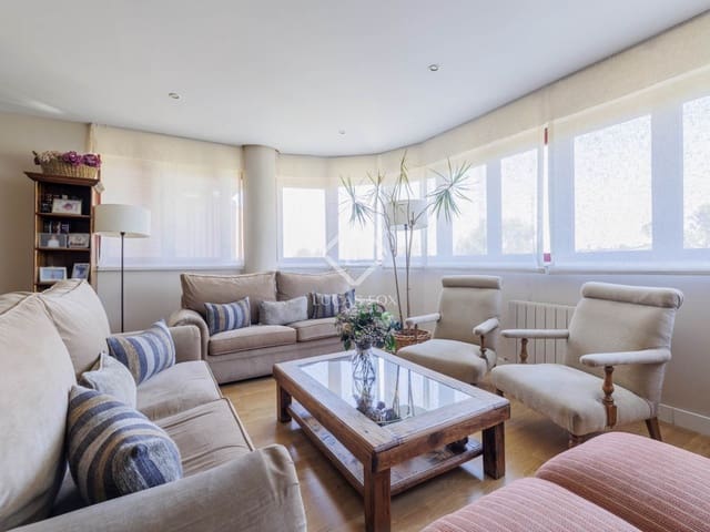 4 sypialnia Penthouse na sprzedaż w Pozuelo de Alarcón z basenem garażem - 1 290 000 € (Ref: 9097372)