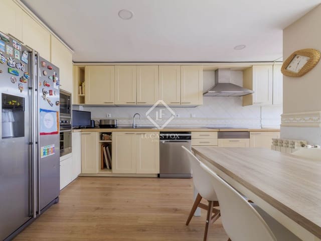 4 sypialnia Penthouse na sprzedaż w Pozuelo de Alarcón z basenem garażem - 1 290 000 € (Ref: 9097372)