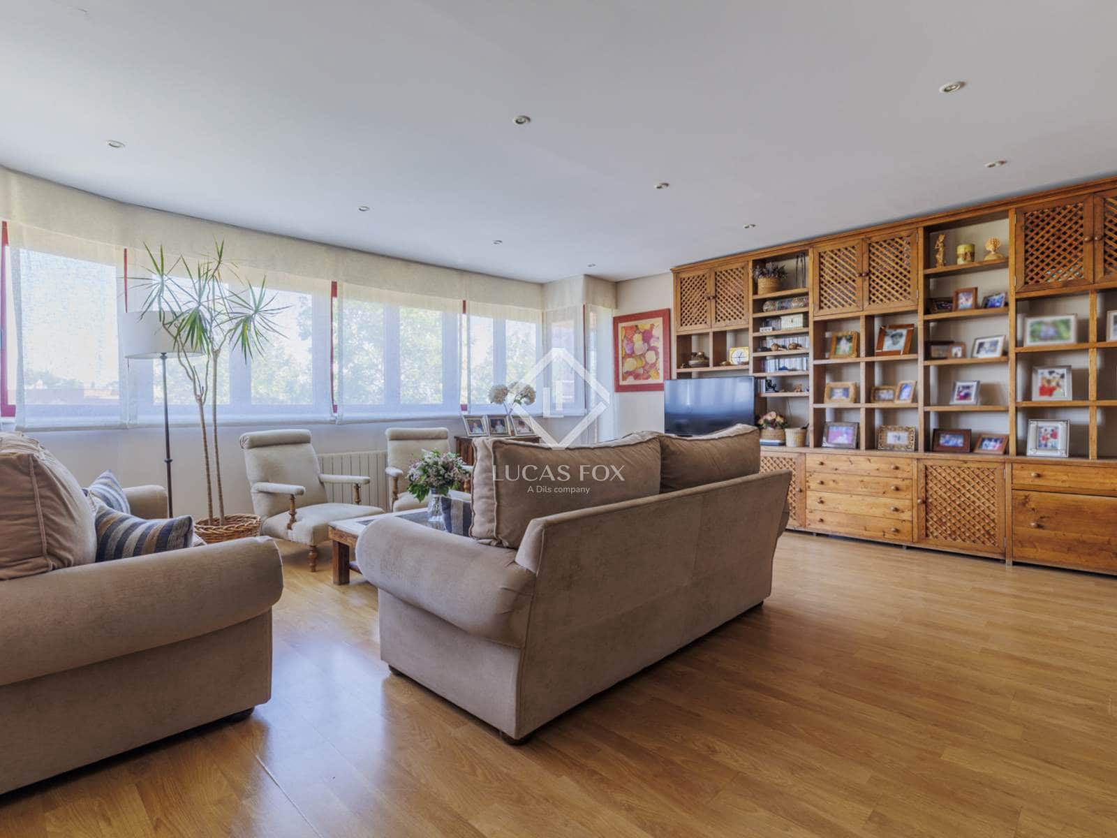 4 soveværelse Penthouse til salg i Pozuelo de Alarcon med swimmingpool garage - € 1.290.000 (Ref: 9097372)