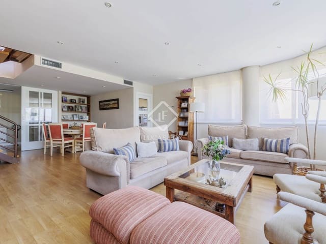 4 sypialnia Penthouse na sprzedaż w Pozuelo de Alarcón z basenem garażem - 1 290 000 € (Ref: 9097372)