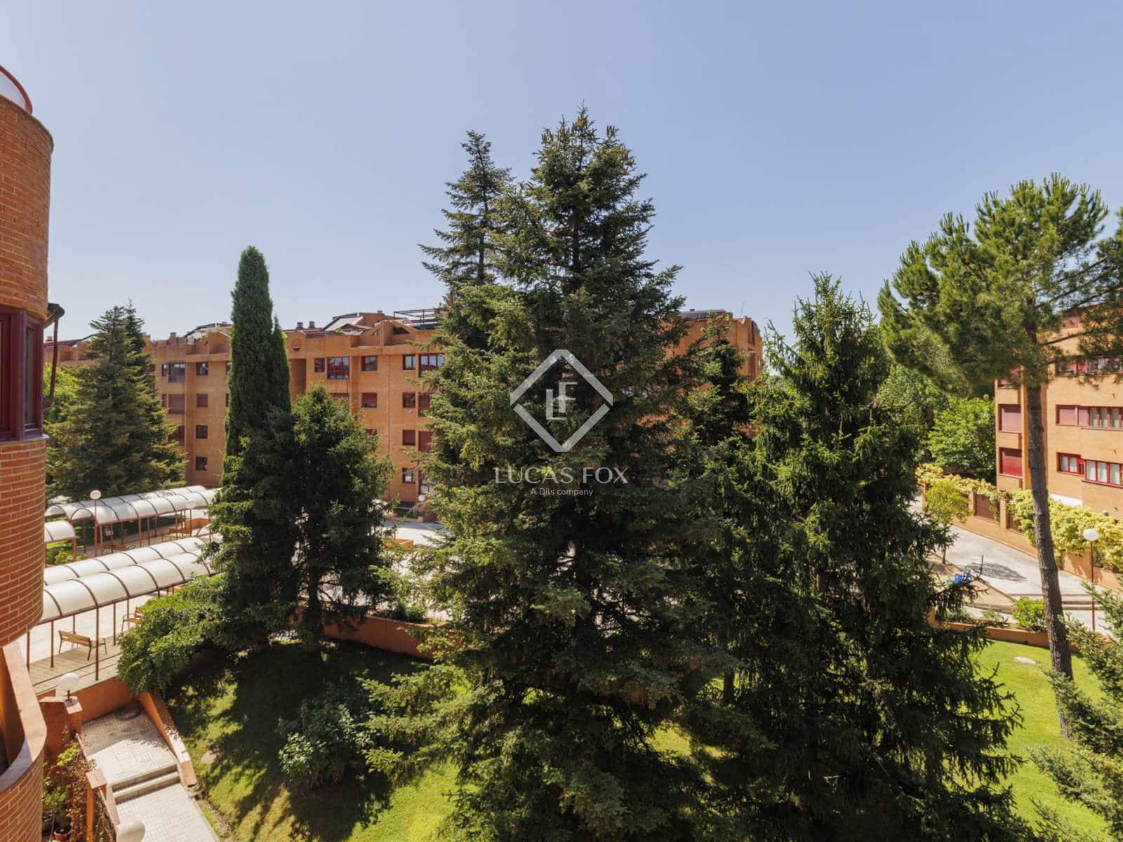 4 soveværelse Penthouse til salg i Pozuelo de Alarcon med swimmingpool garage - € 1.290.000 (Ref: 9097372)