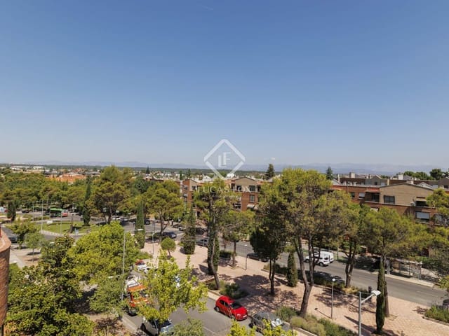 4 sypialnia Penthouse na sprzedaż w Pozuelo de Alarcón z basenem garażem - 1 290 000 € (Ref: 9097372)