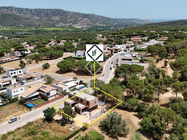 5 chambre Villa/Maison à vendre à Santa Cristina d'Aro avec piscine garage - 1 300 000 € (Ref: 9097582)