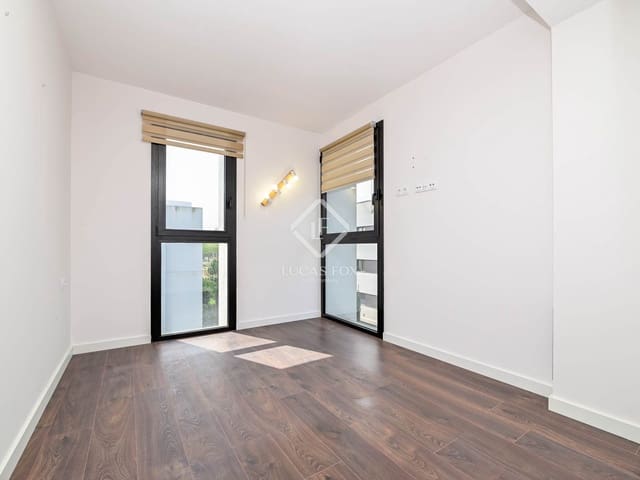 2 makuuhuone Huoneisto myytävänä paikassa Platja d'Aro, Castell-Platja d'Aro mukana uima-altaan 
autotalli - 385 000 € (Ref: 9097583)