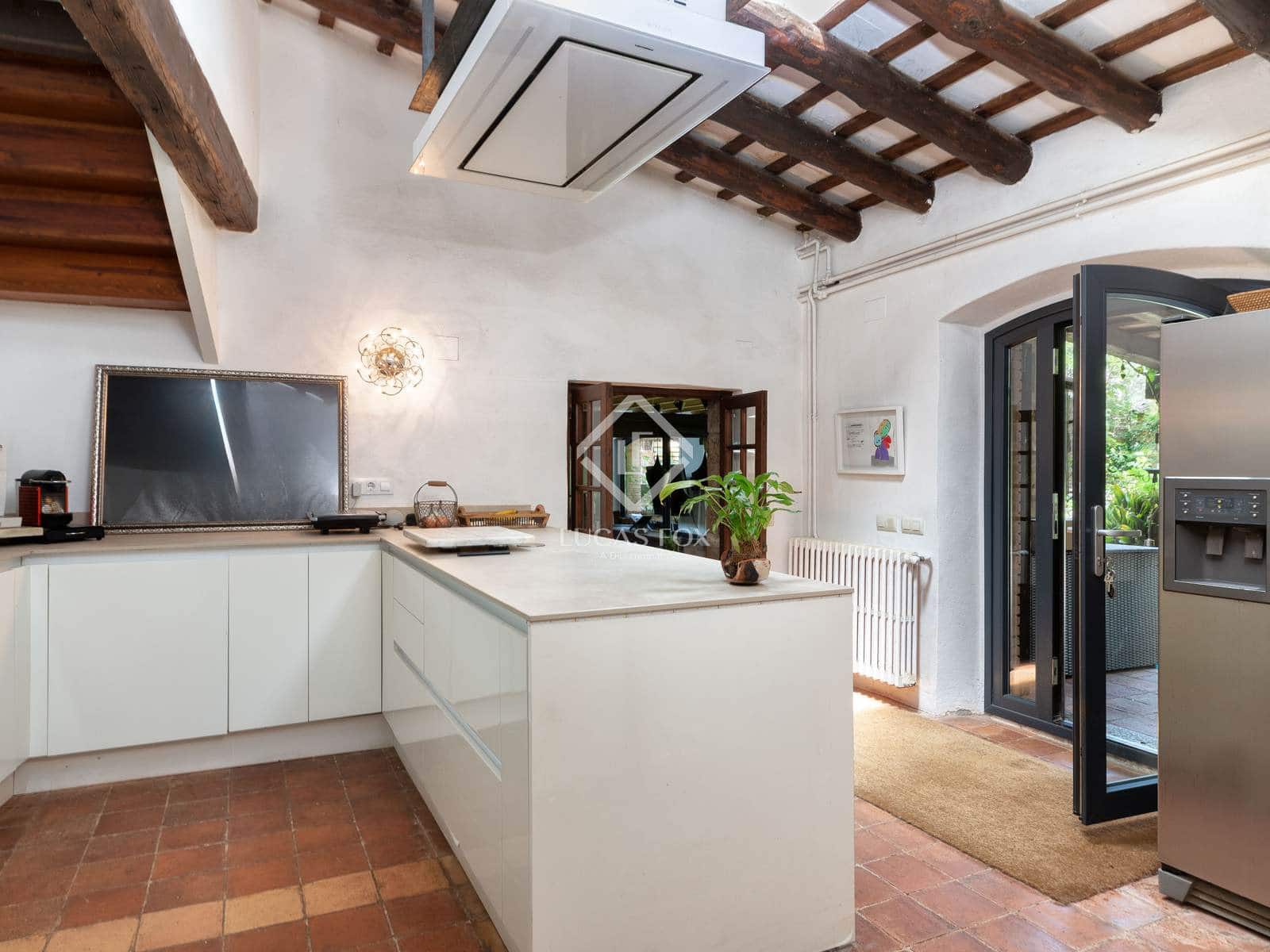 2 soveværelse Finca/Landehus til salg i Vilopriu med swimmingpool - € 790.000 (Ref: 9097749)