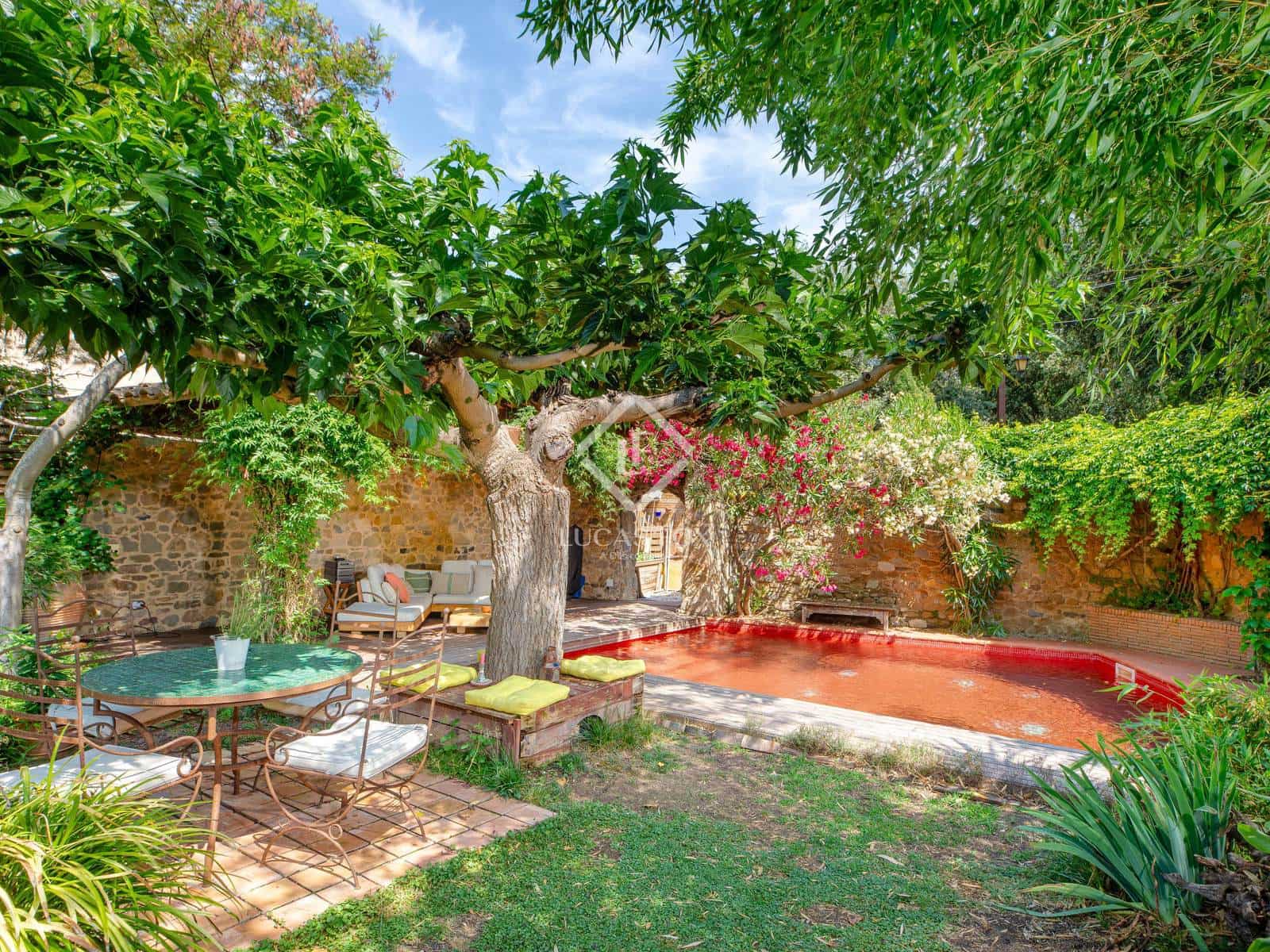 2 soveværelse Finca/Landehus til salg i Vilopriu med swimmingpool - € 790.000 (Ref: 9097749)