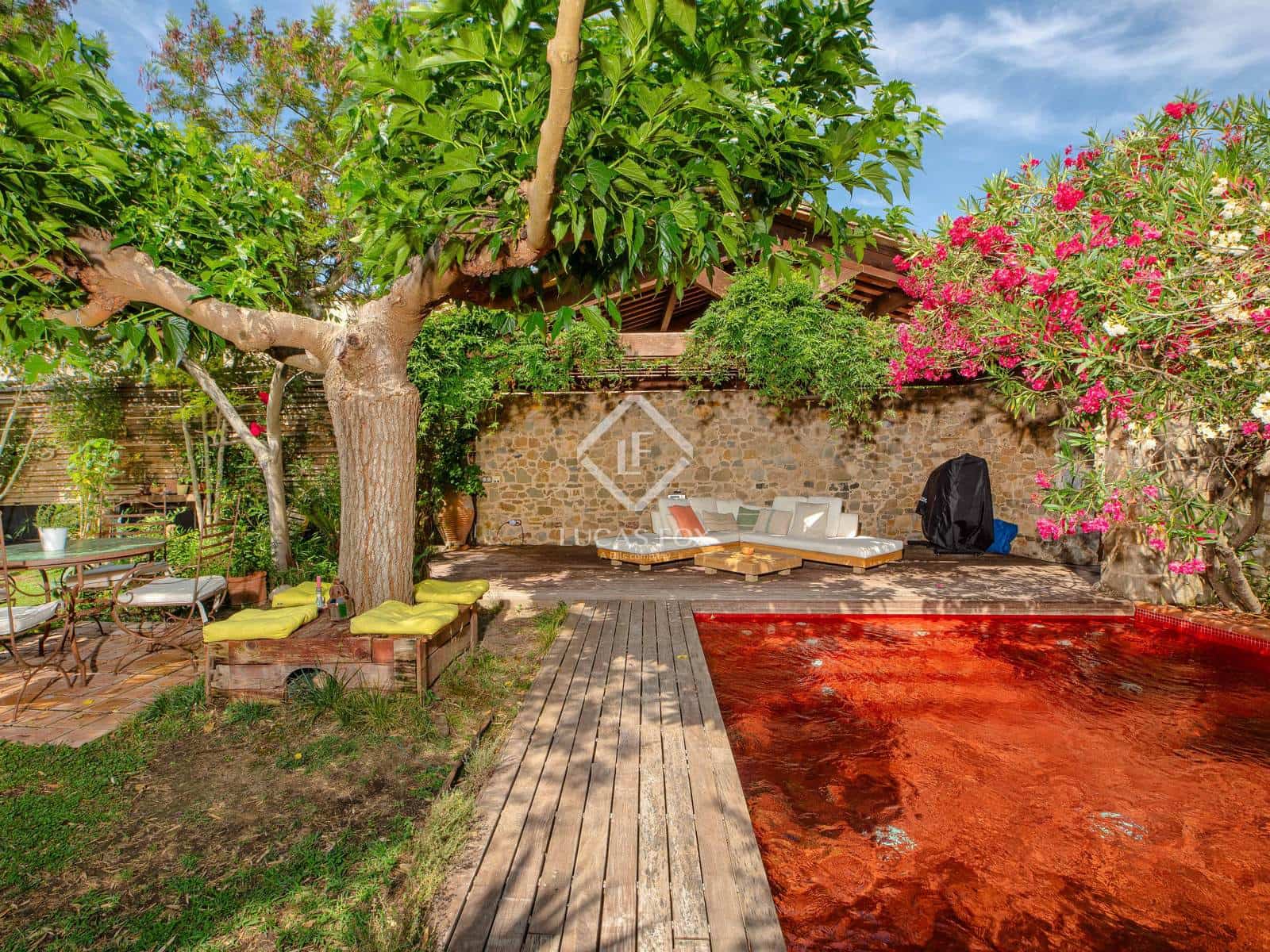 2 soveværelse Finca/Landehus til salg i Vilopriu med swimmingpool - € 790.000 (Ref: 9097749)