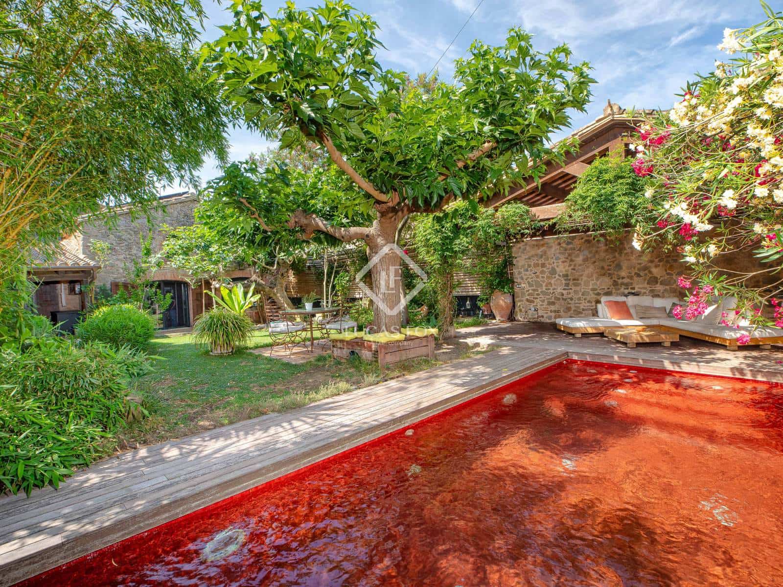 2 soveværelse Finca/Landehus til salg i Vilopriu med swimmingpool - € 790.000 (Ref: 9097749)