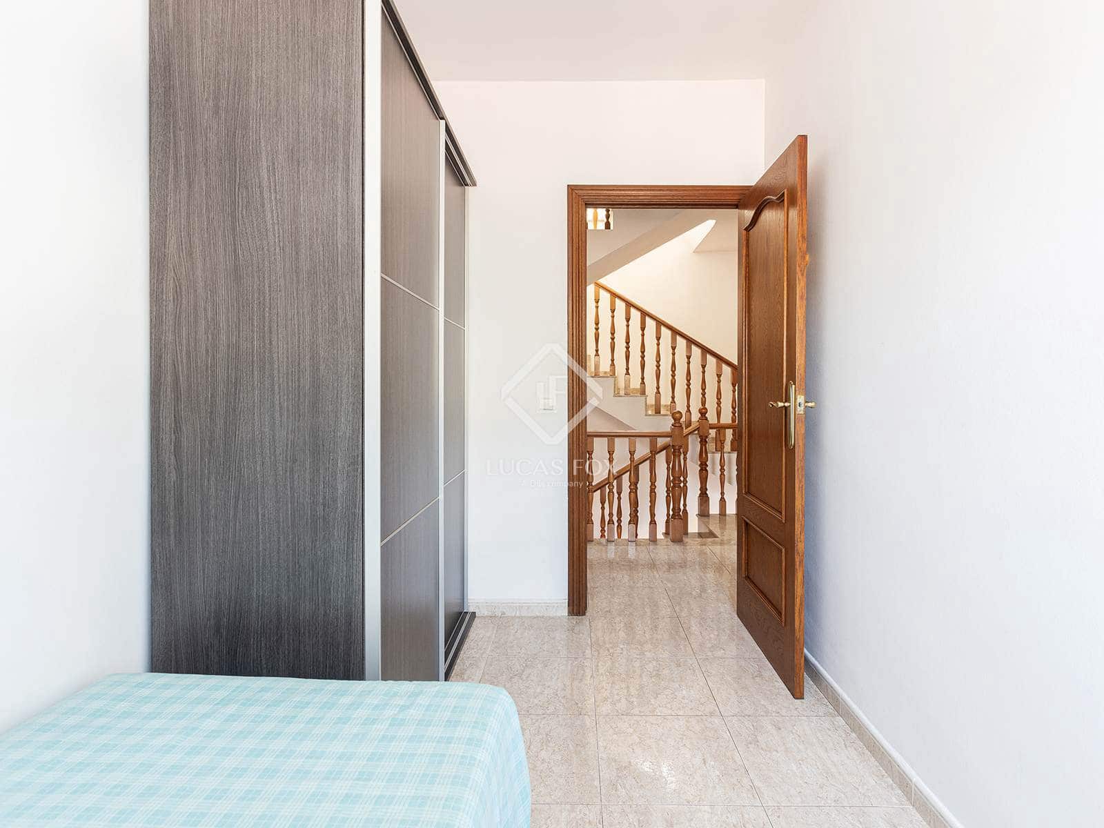 6 bedroom Villa for sale in Barcelona city - € 920,000 (Ref: 9099427)