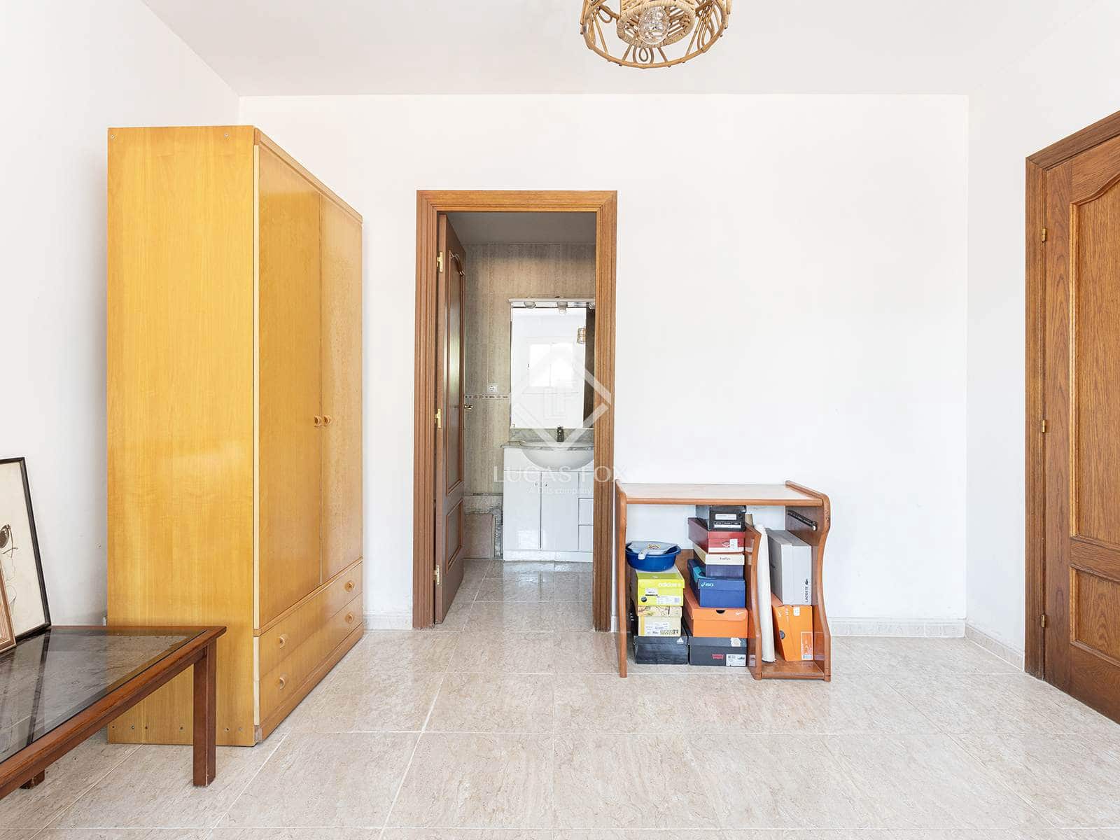 6 bedroom Villa for sale in Barcelona city - € 920,000 (Ref: 9099427)