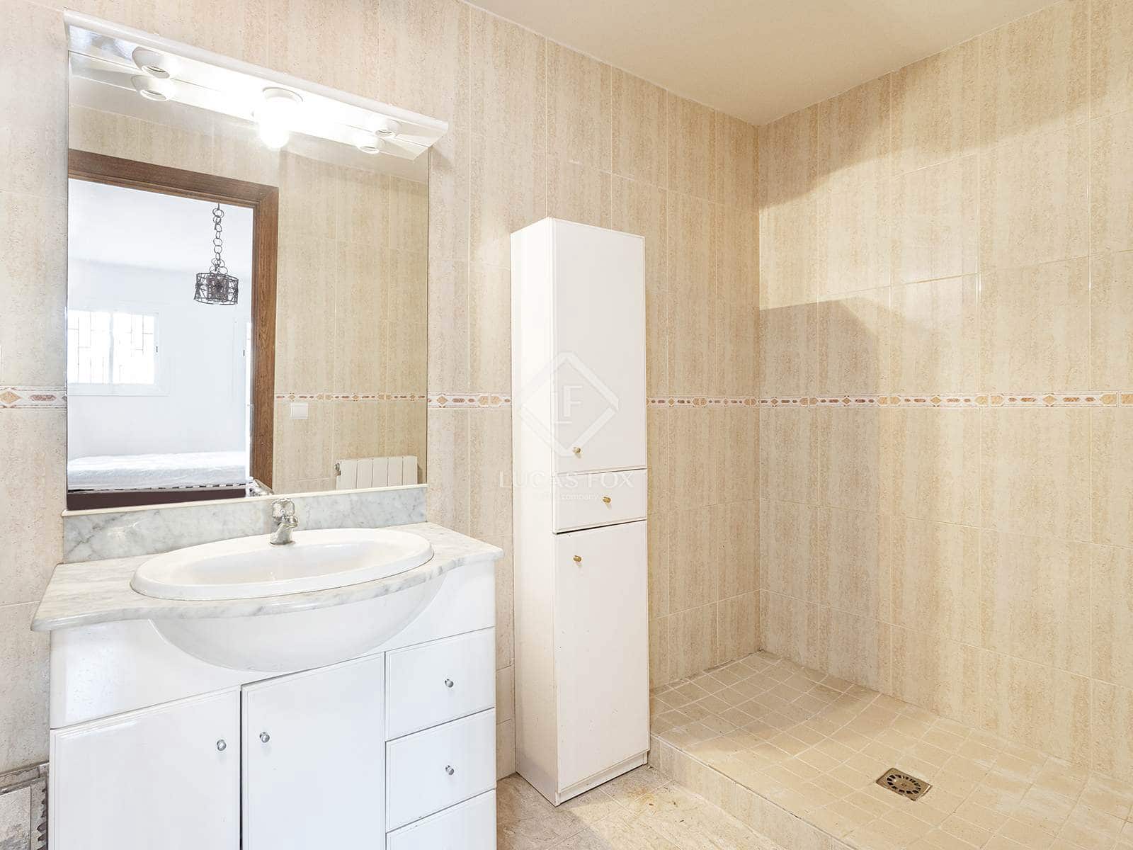 6 bedroom Villa for sale in Barcelona city - € 920,000 (Ref: 9099427)