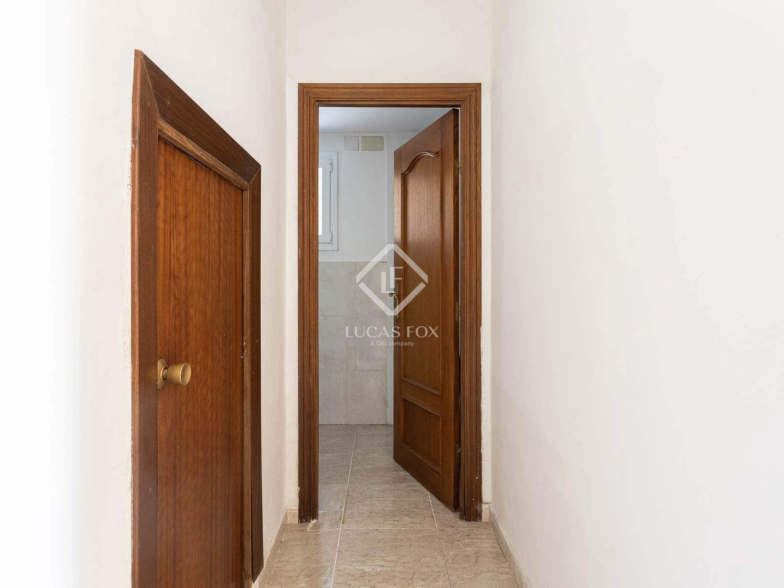 6 bedroom Villa for sale in Barcelona city - € 920,000 (Ref: 9099427)