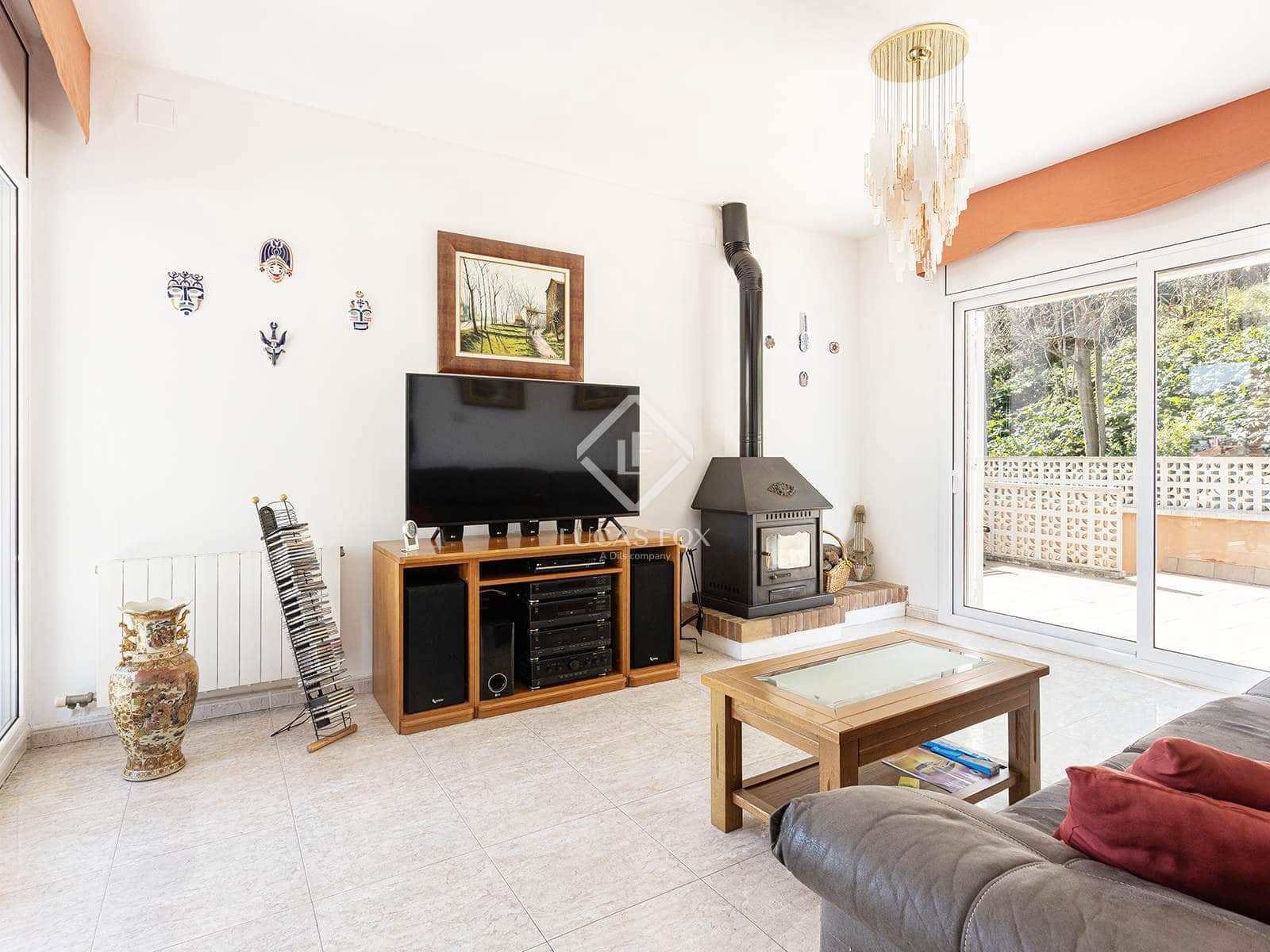 6 bedroom Villa for sale in Barcelona city - € 920,000 (Ref: 9099427)