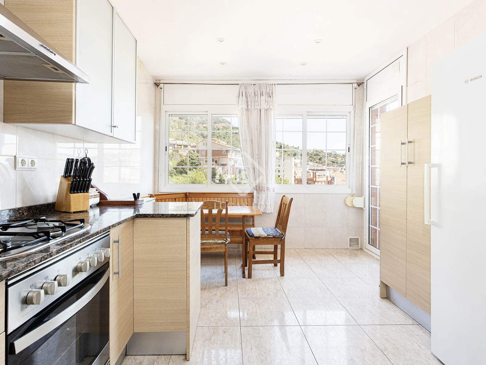 6 bedroom Villa for sale in Barcelona city - € 920,000 (Ref: 9099427)