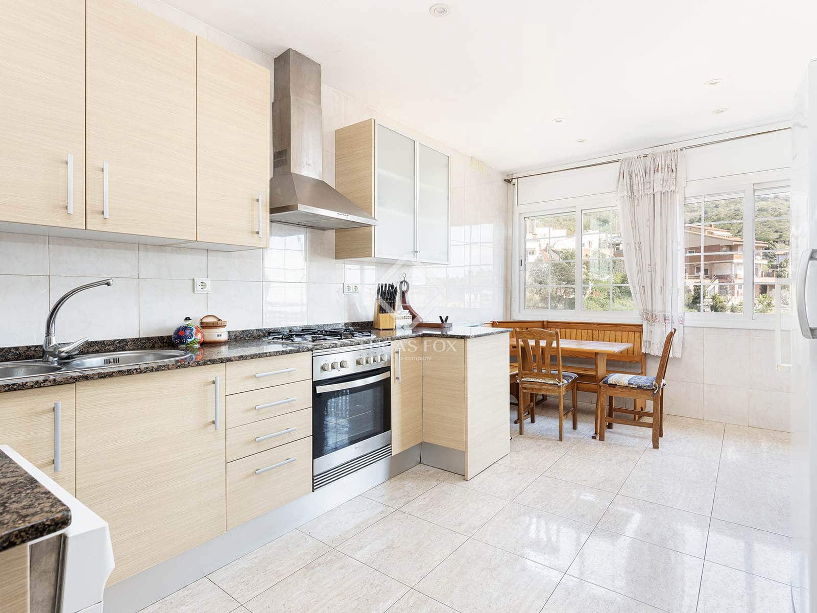 6 bedroom Villa for sale in Barcelona city - € 920,000 (Ref: 9099427)