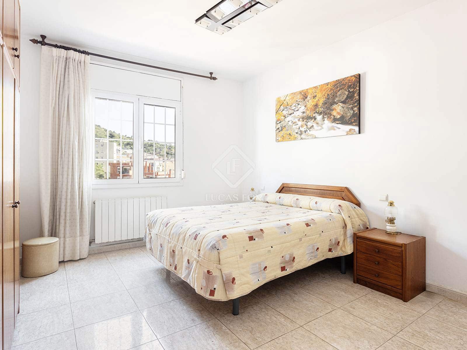 6 bedroom Villa for sale in Barcelona city - € 920,000 (Ref: 9099427)