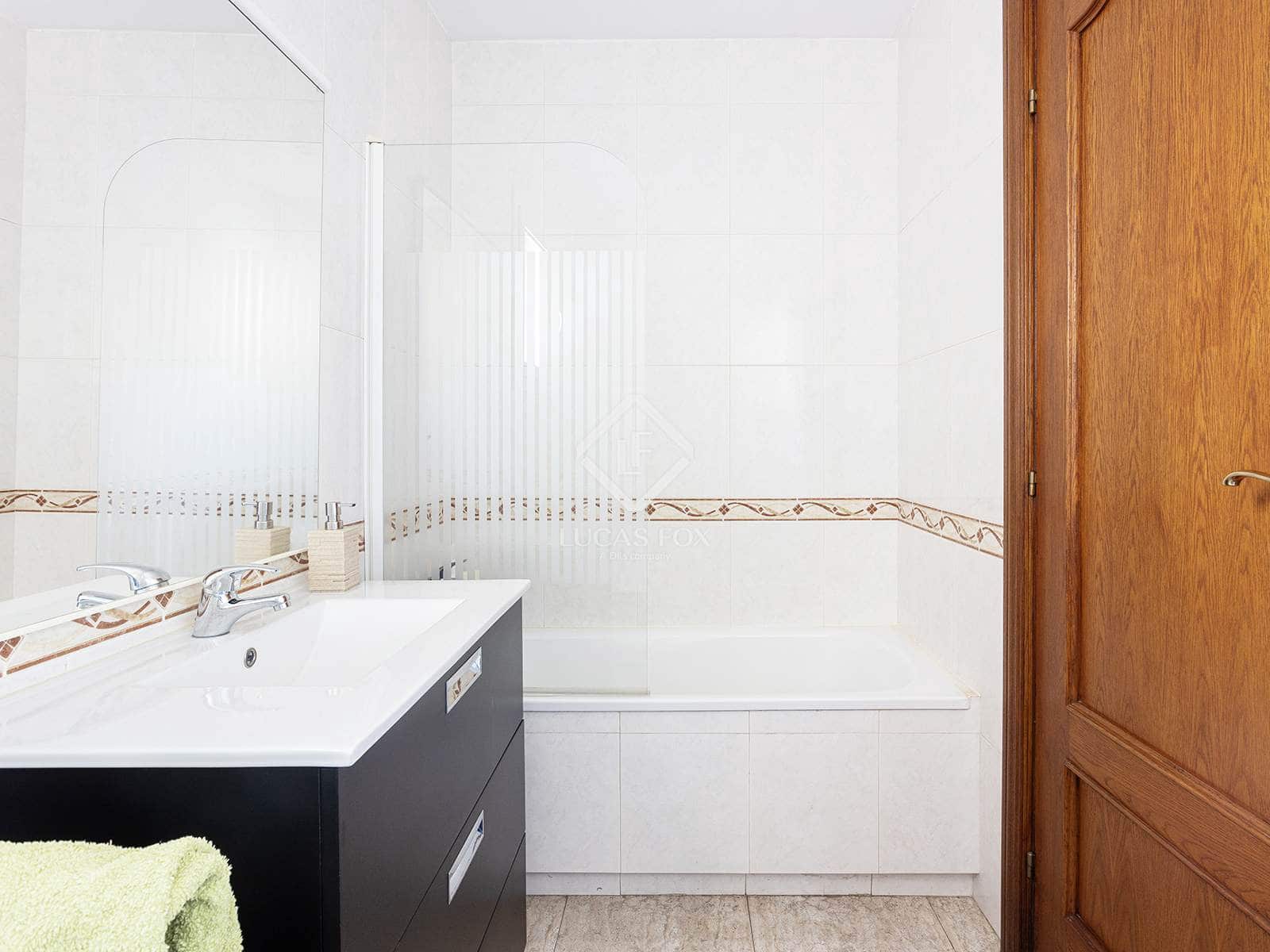 6 bedroom Villa for sale in Barcelona city - € 920,000 (Ref: 9099427)