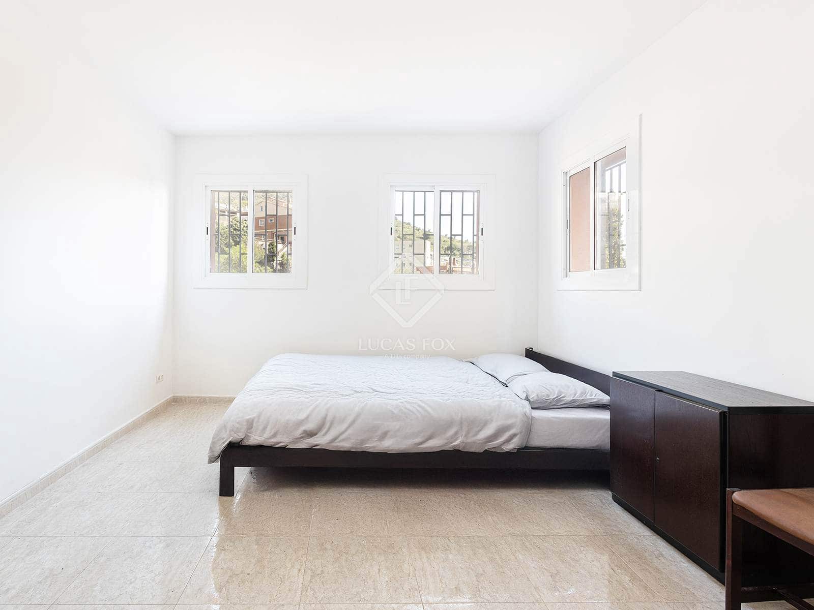 6 bedroom Villa for sale in Barcelona city - € 920,000 (Ref: 9099427)