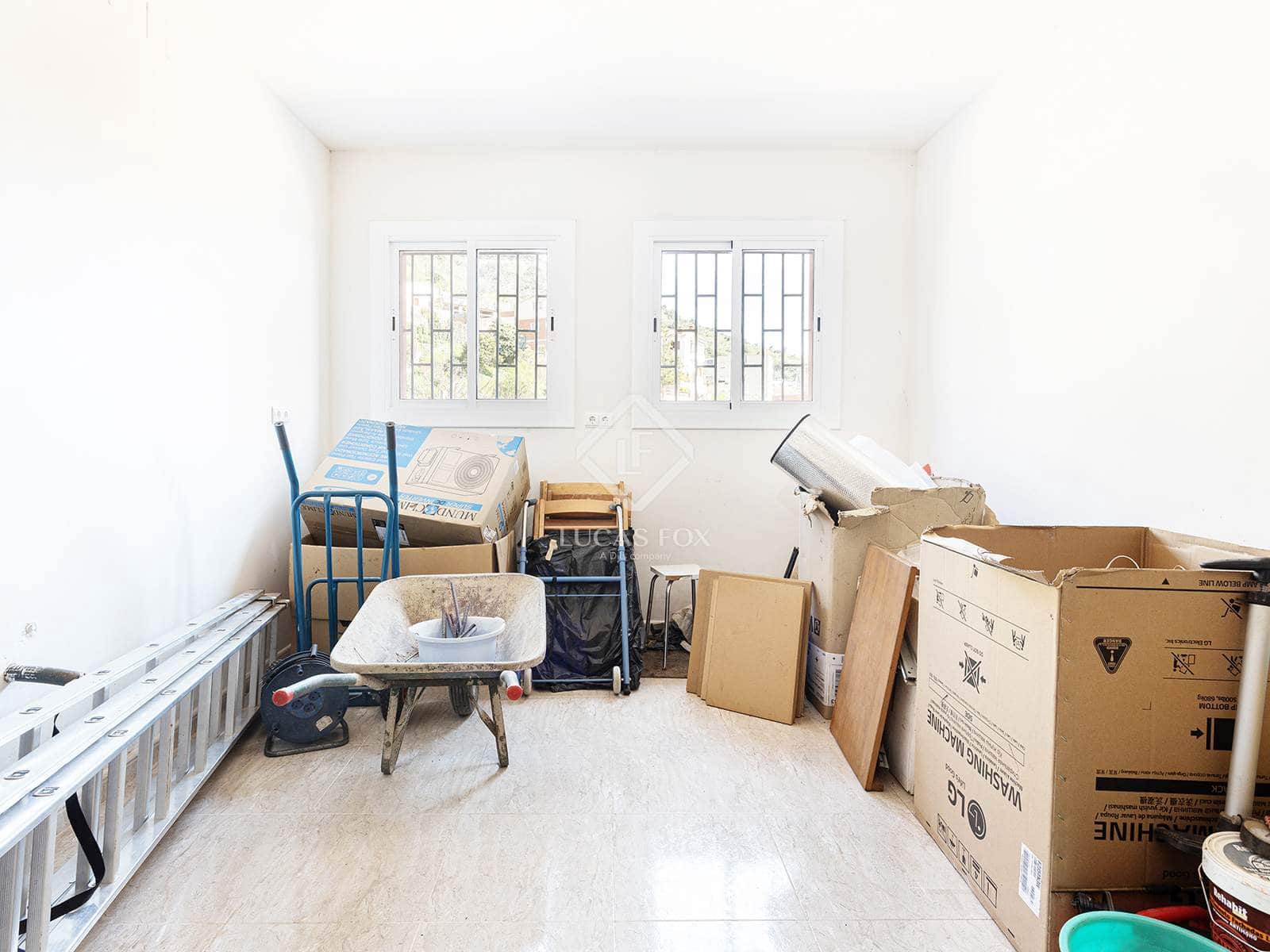 6 bedroom Villa for sale in Barcelona city - € 920,000 (Ref: 9099427)