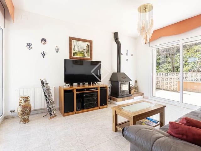 6 slaapkamer Villa te koop in Barcelona stad - € 920.000 (Ref: 9099427)