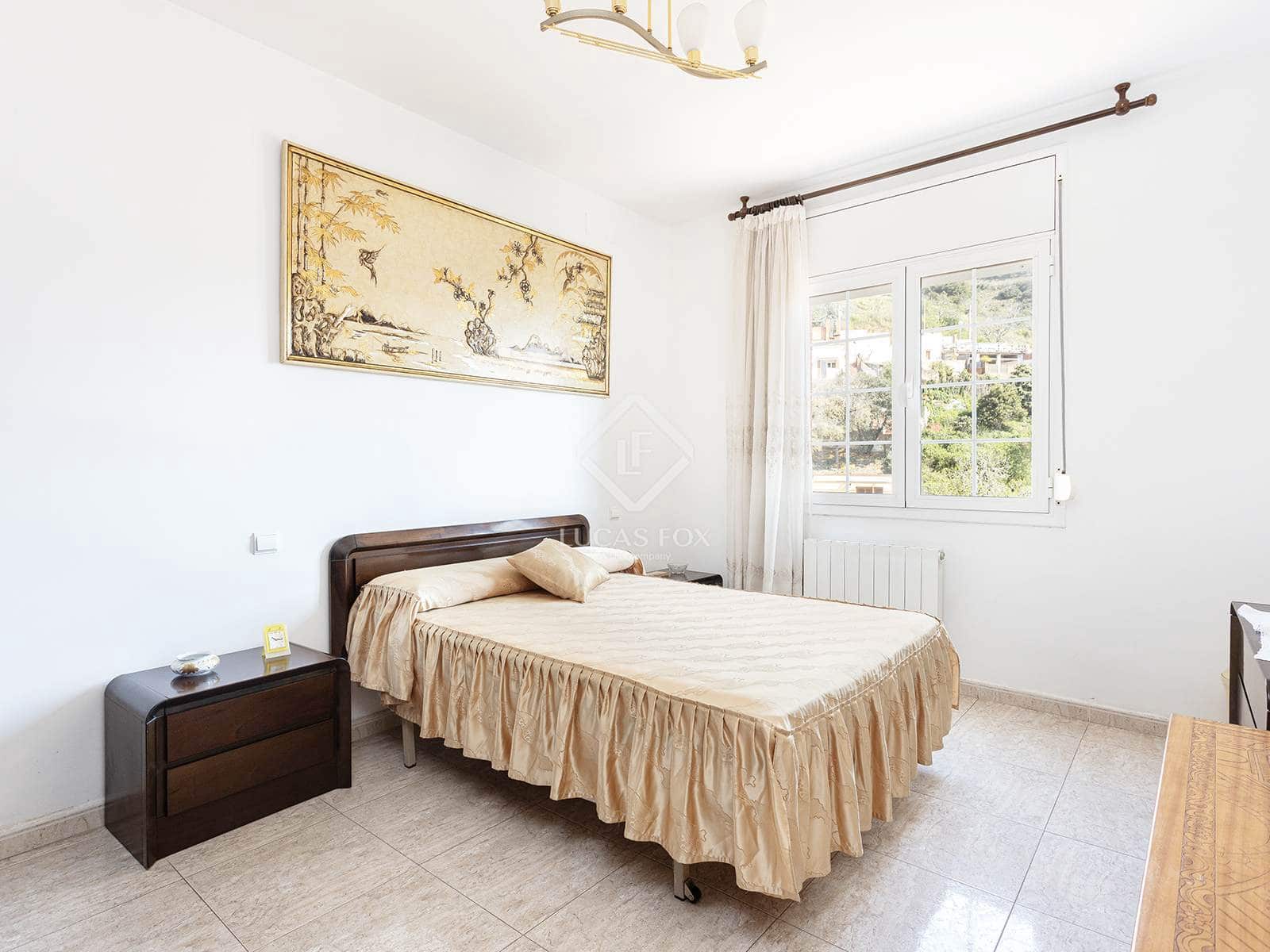 6 bedroom Villa for sale in Barcelona city - € 920,000 (Ref: 9099427)