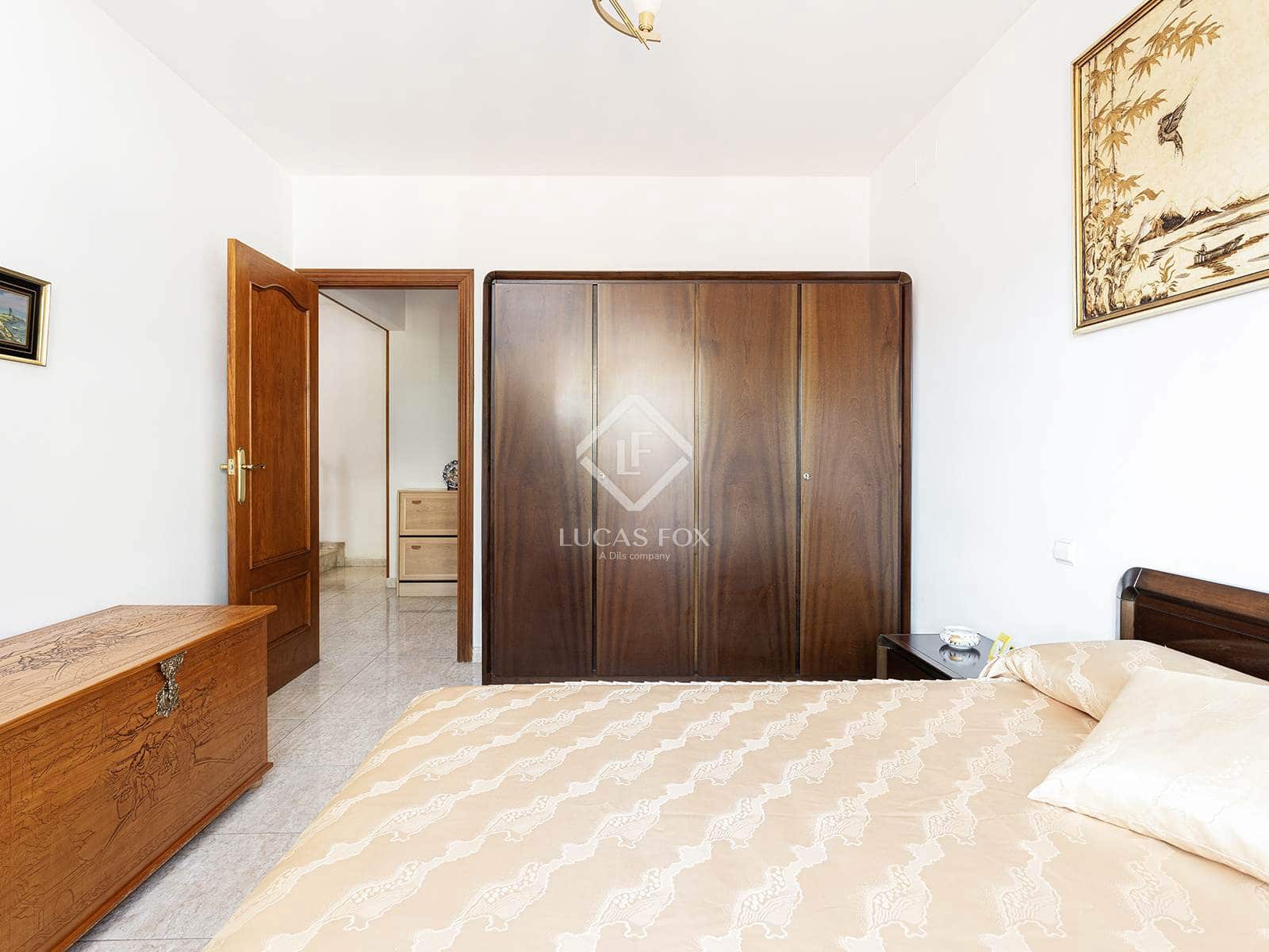 6 bedroom Villa for sale in Barcelona city - € 920,000 (Ref: 9099427)