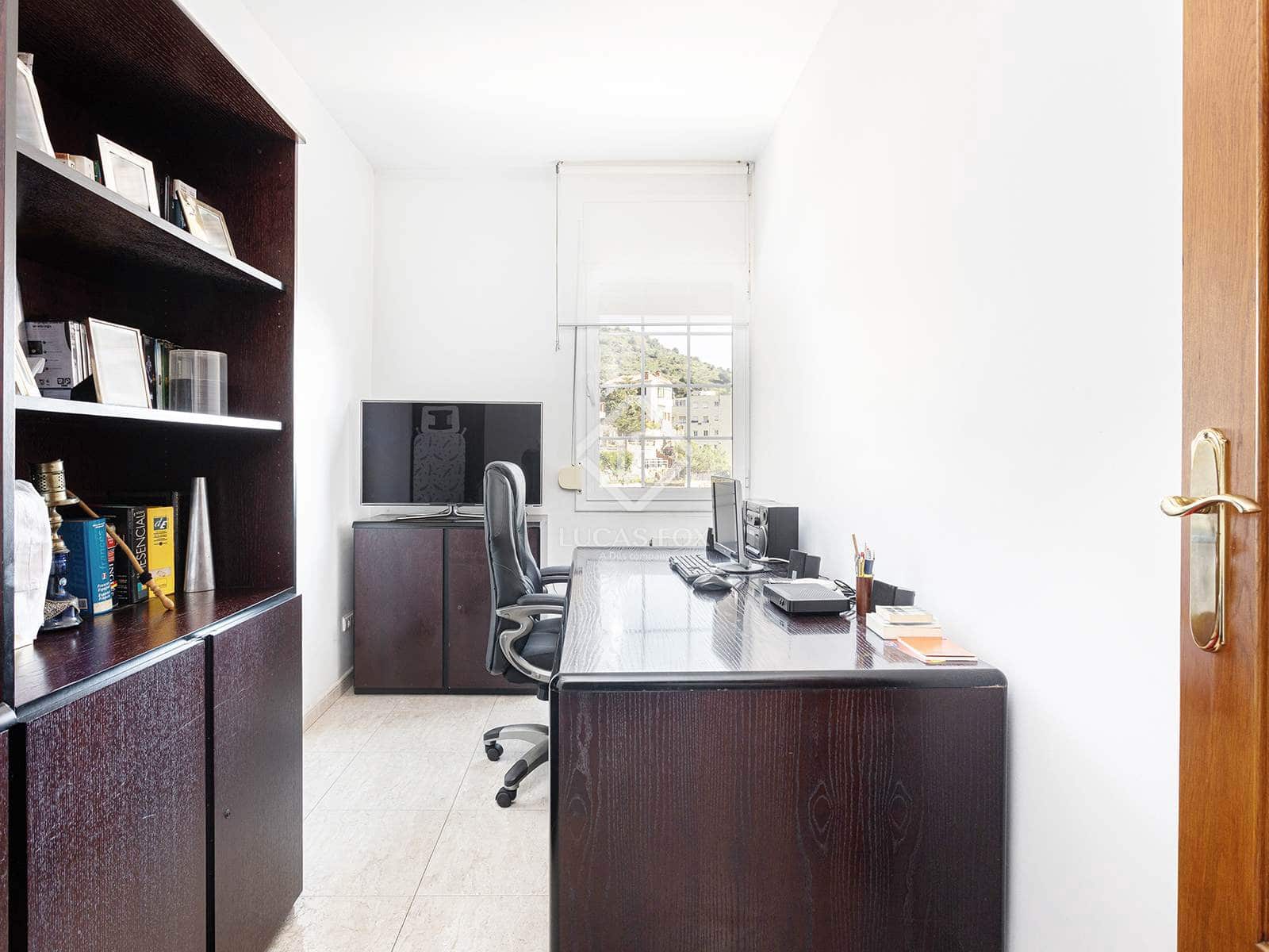 6 bedroom Villa for sale in Barcelona city - € 920,000 (Ref: 9099427)