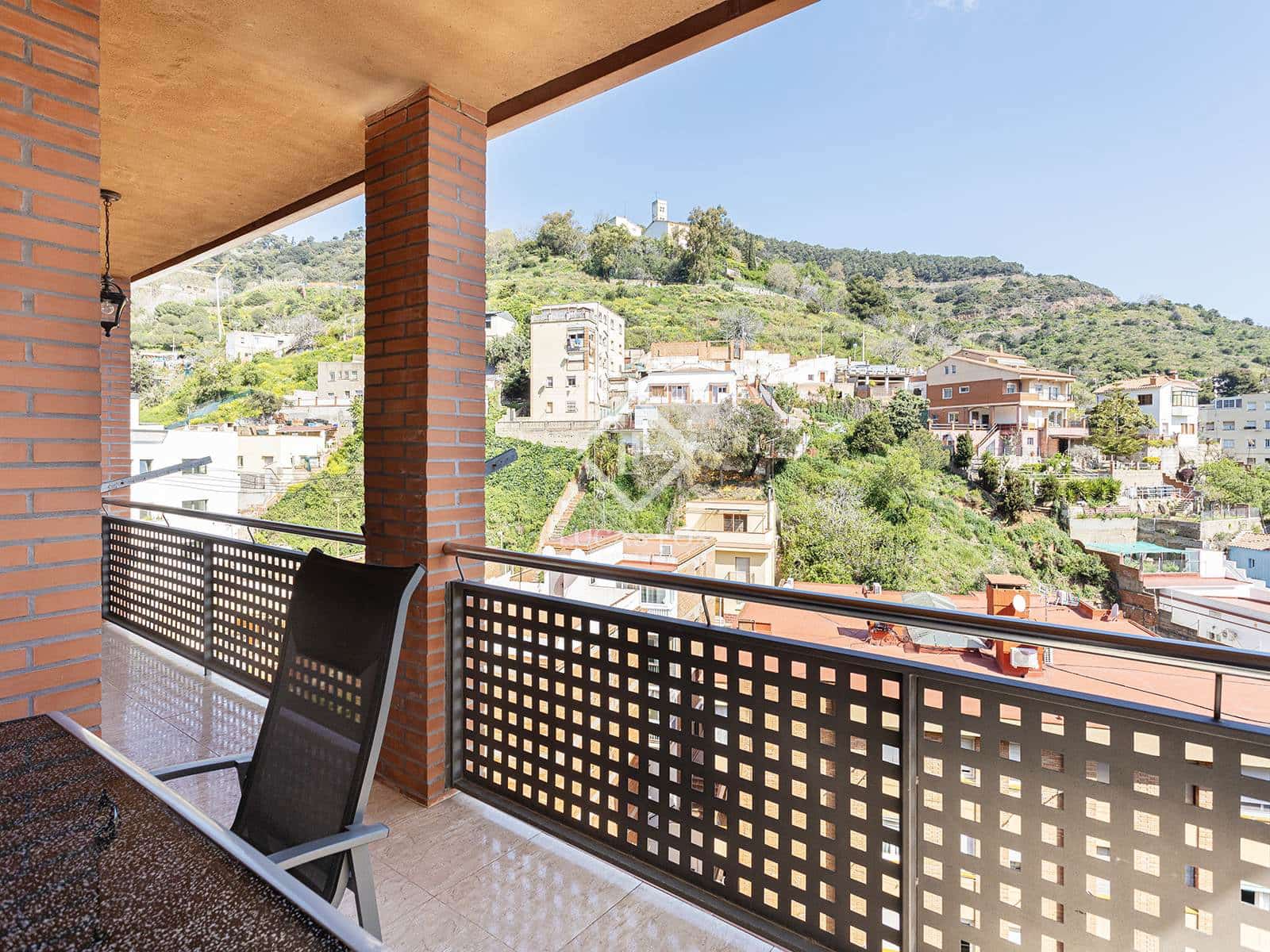 6 bedroom Villa for sale in Barcelona city - € 920,000 (Ref: 9099427)