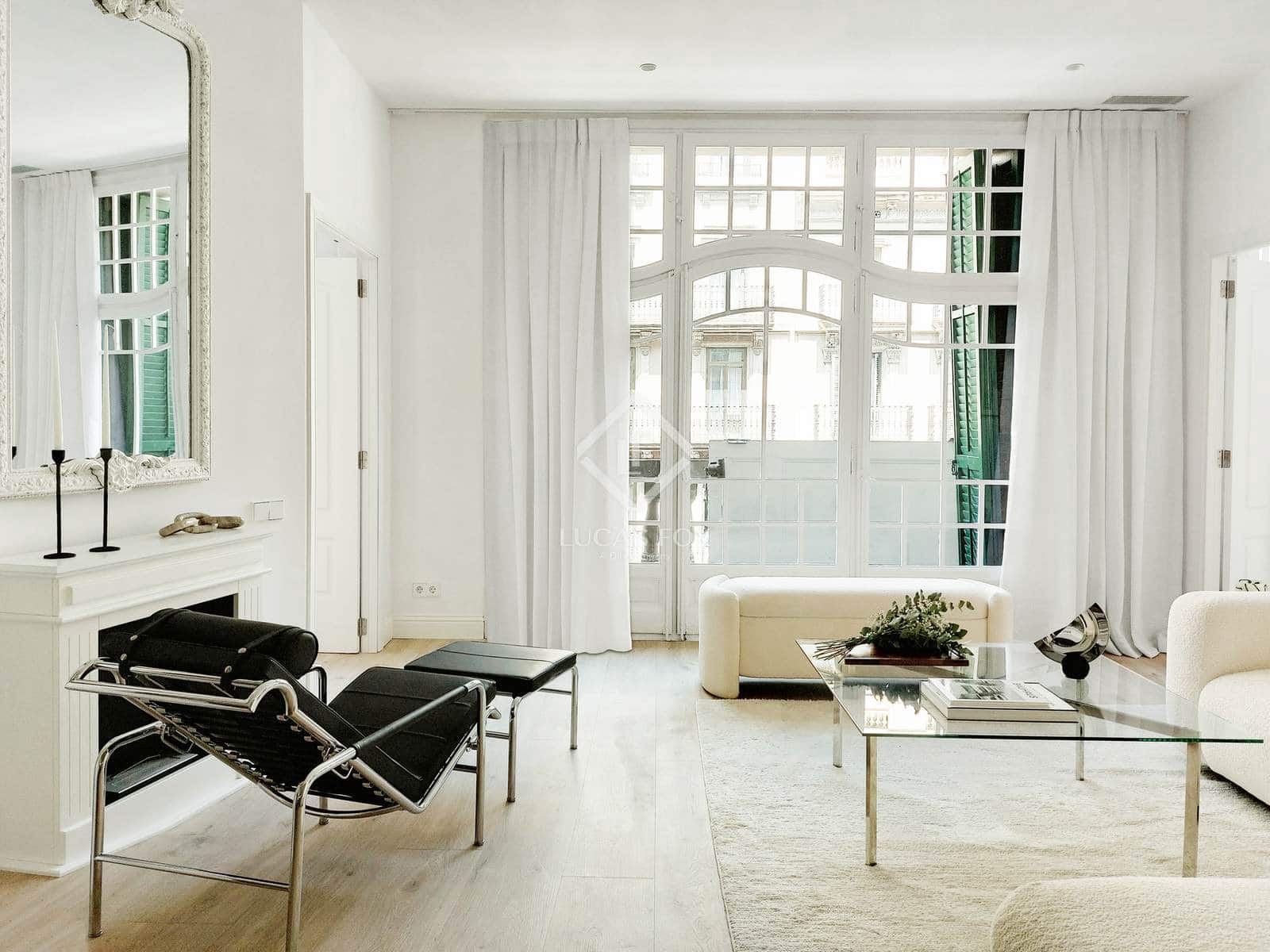 3 slaapkamer Appartement te koop in Barcelona stad - € 990.000 (Ref: 9100011)