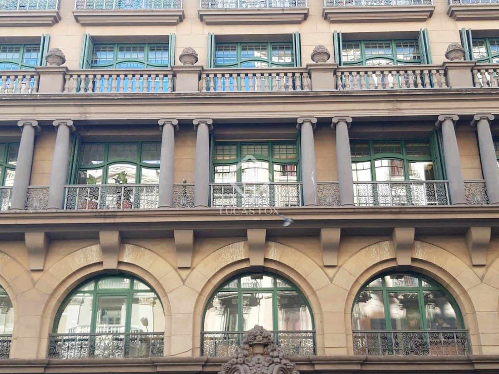 3 slaapkamer Appartement te koop in Barcelona stad - € 990.000 (Ref: 9100011)