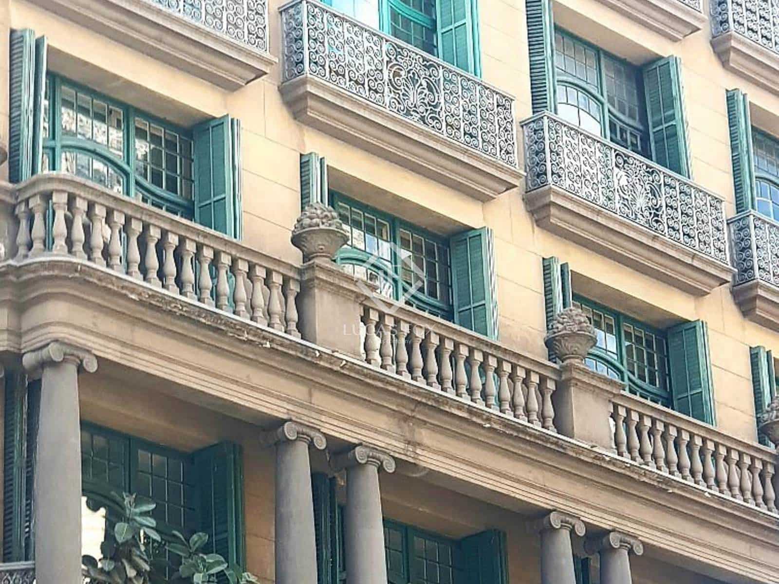 3 slaapkamer Appartement te koop in Barcelona stad - € 990.000 (Ref: 9100011)